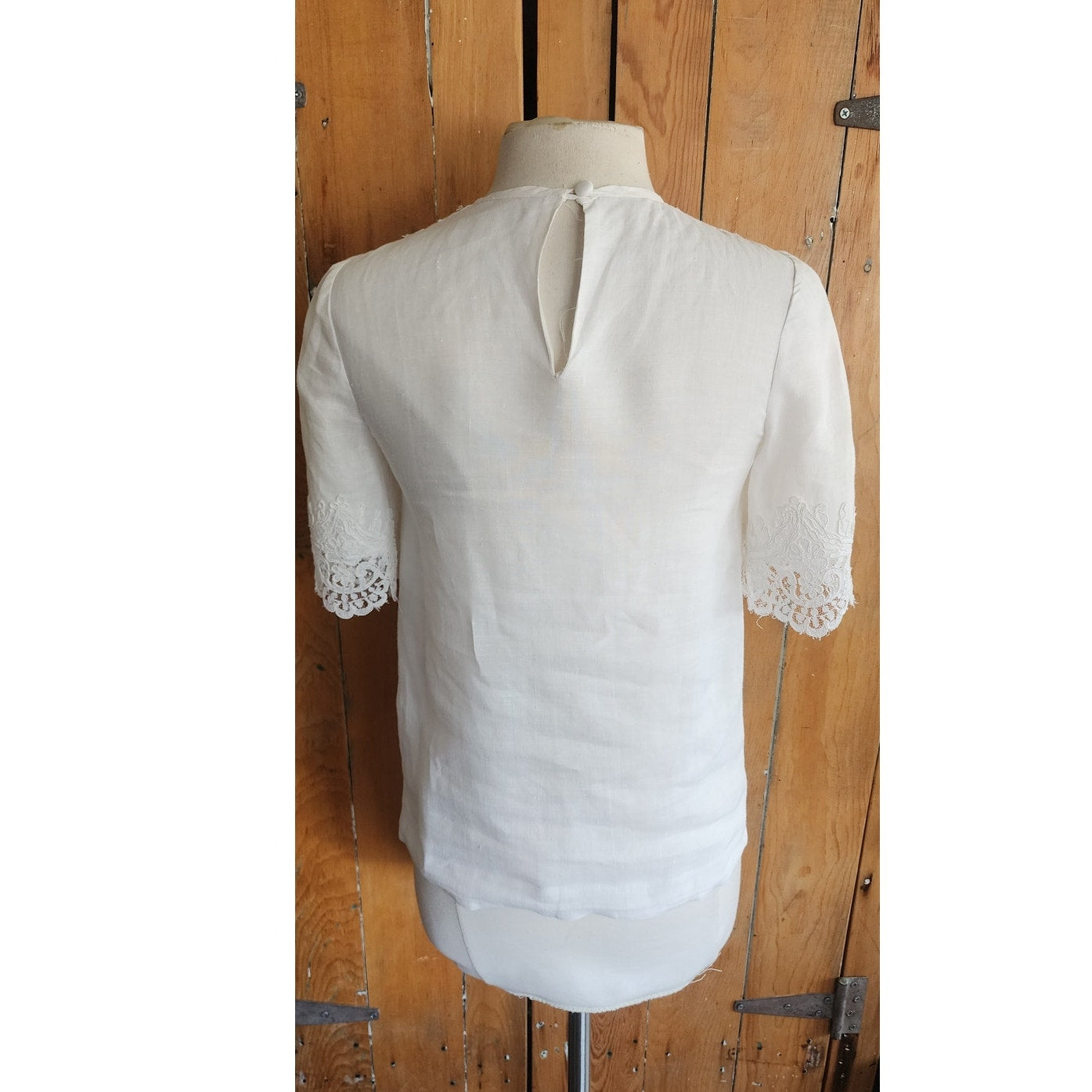 Vintage White Linen Blouse w/Lace Applique / S-M
