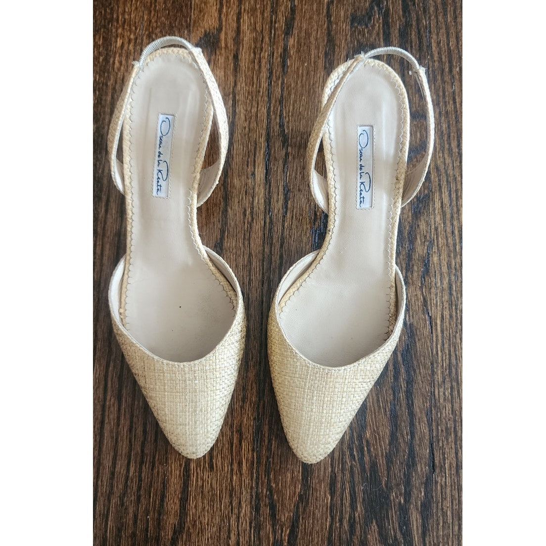 Vintage 1990s Oscar de la Renta Slingback Pumps 38 Beige Cream Gold Weave Texture Kitten Heels Shoes