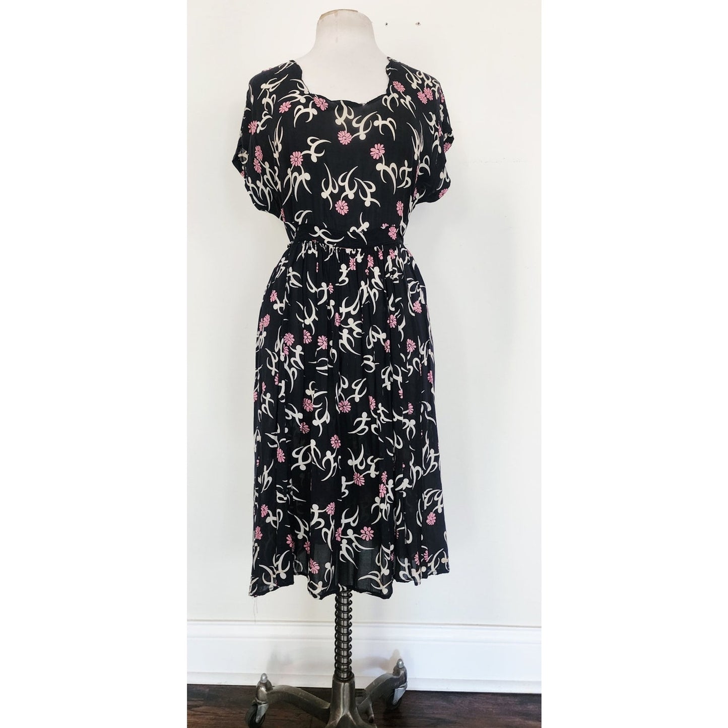 Vintage 30s Rayon Print Maternity Dress Adjustable Tie Sash Dark Floral Print