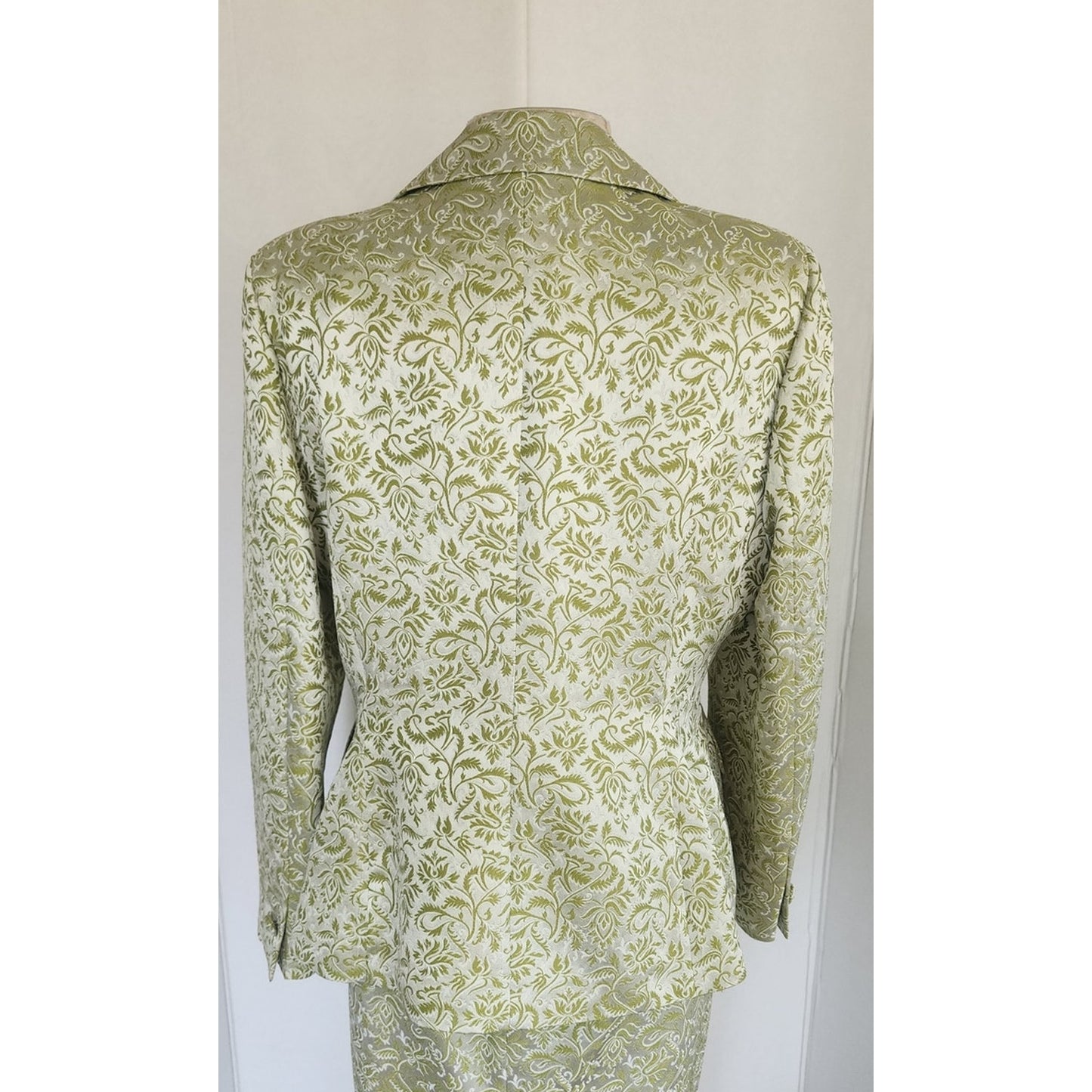 Vintage 1980s ESCADA COUTURE Skirt Suit Green Cream Silk Jacquard Leafy Print / L