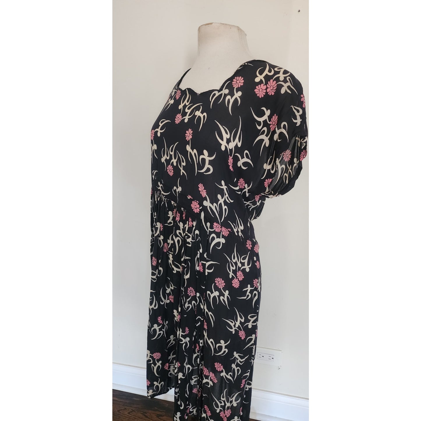 Vintage 30s Rayon Print Maternity Dress Adjustable Tie Sash Dark Floral Print