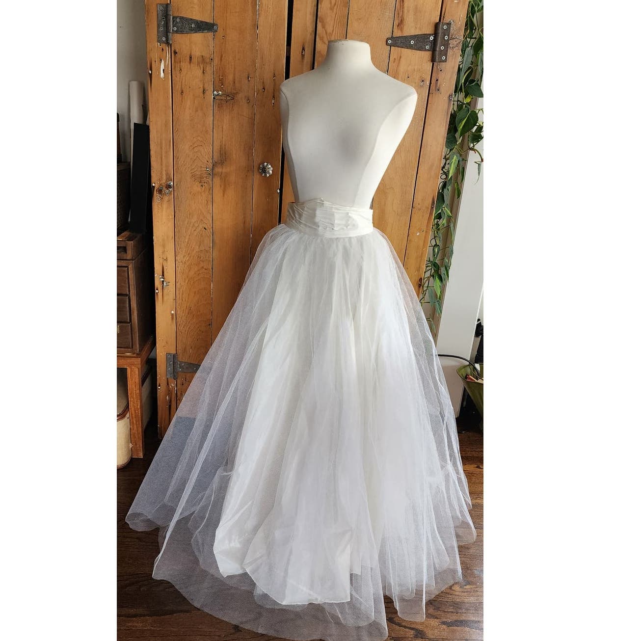 Vintage 50s White Tulle Petticoat Skirt High Waisted Bridal Wedding