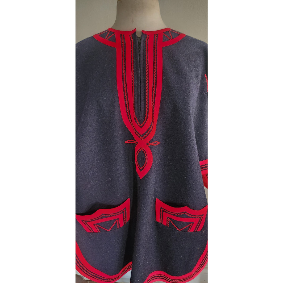 Vintage 1970s Poncho Embroidered Wool Guatemala Pinata Capelet