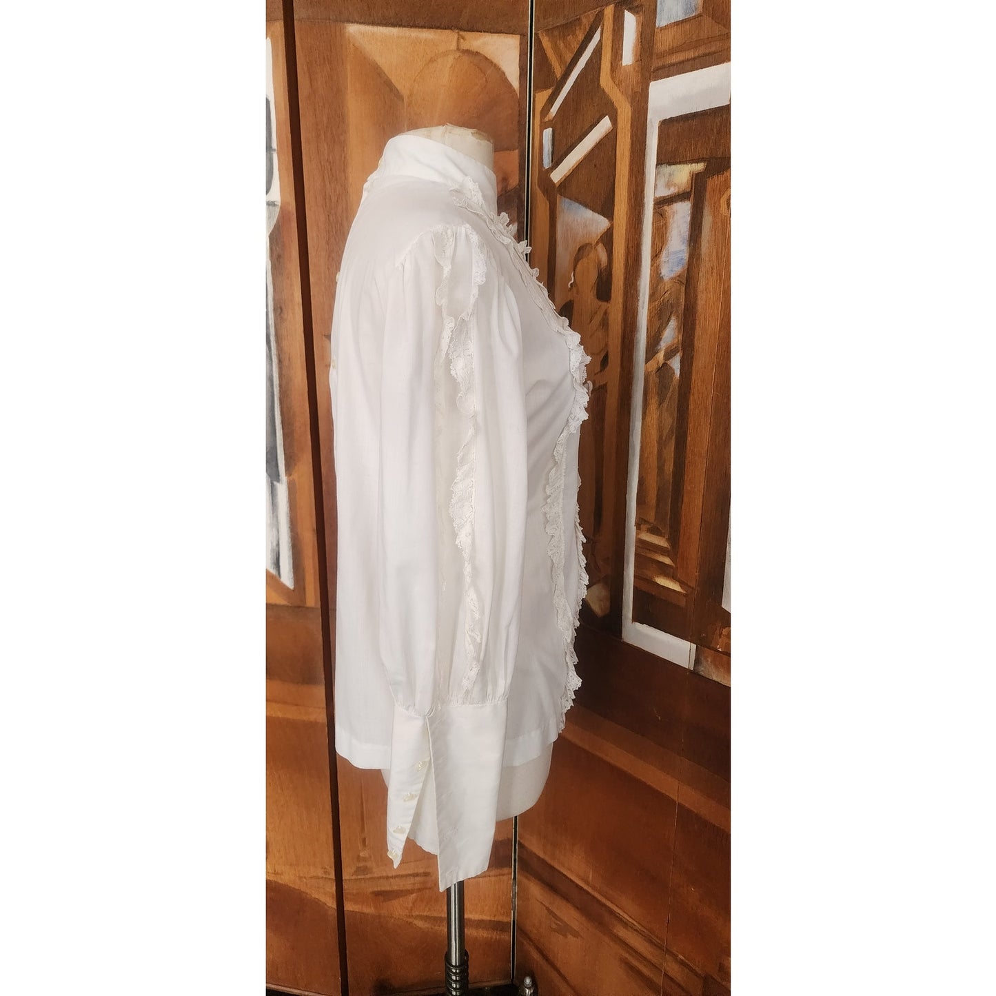 Vintage 70s White Lace Ruffled Front Shirt Long Sleeved Poet's Blouse / M