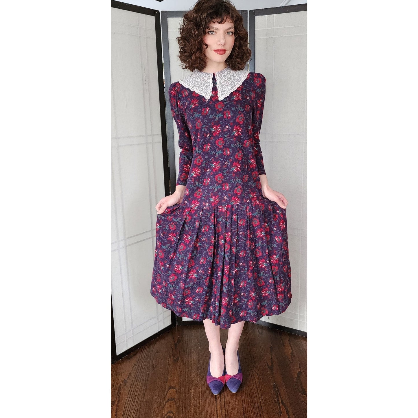 Vintage 80s Laura Ashley Dress Dark Floral Print Lace Collar Long Sleeve