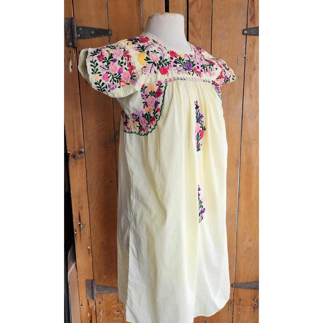 Vintage 60s Mexican Dress Floral Embroidery Pale Yellow