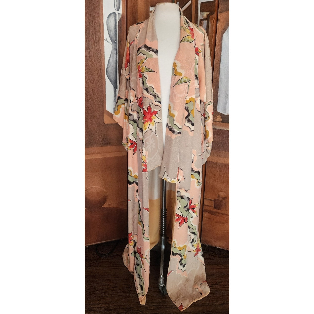 Vintage 1960s Traditional Japanese Silk Kimono Robe Floral Jacquard