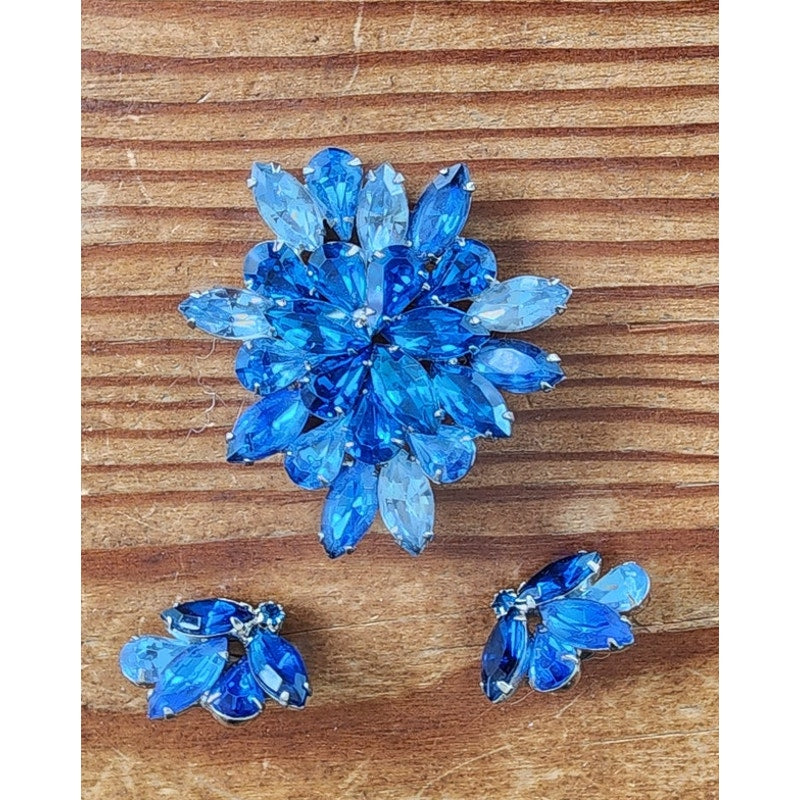 Vintage Weiss Blue Rhinestone Brooch + Clip Earrings Set Demi Parure