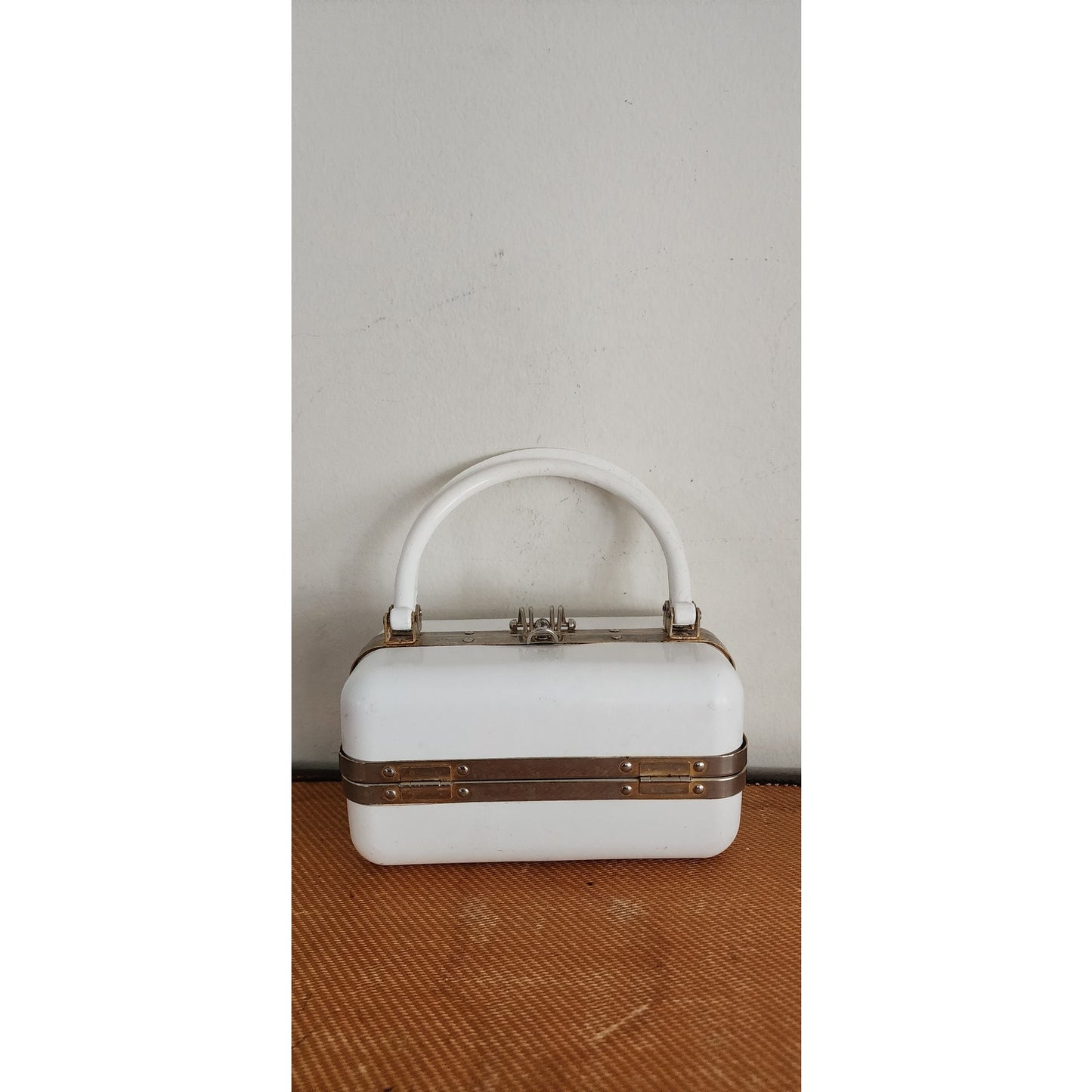 Vintage 60s Mod White Purse Trunk Style Handbag