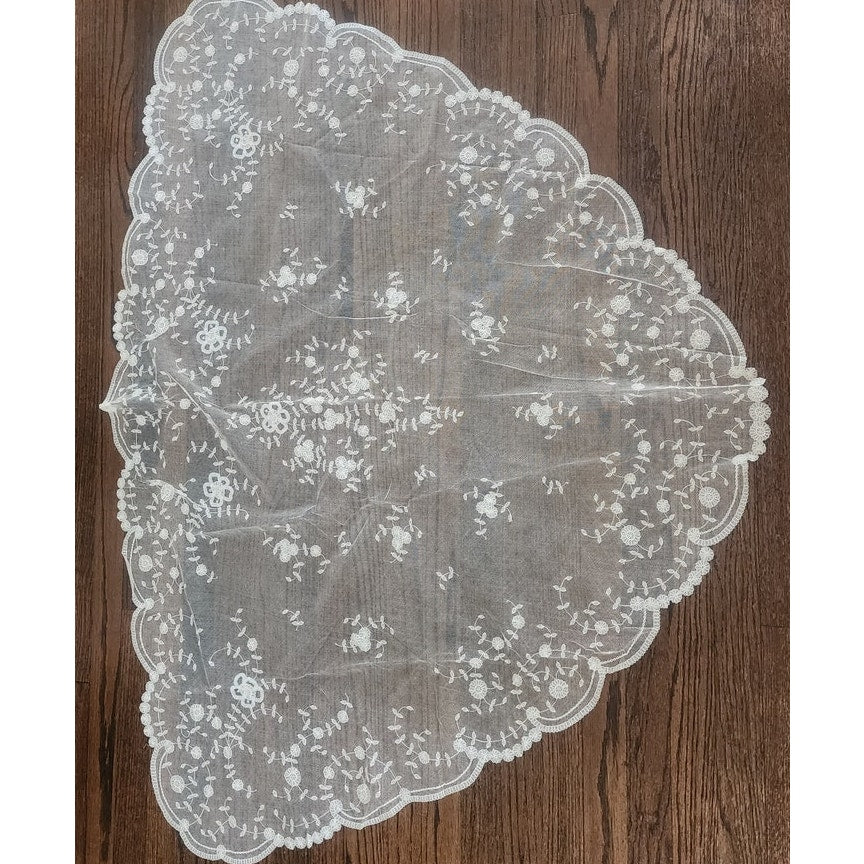 Vintage 1950s Brussels Lace Bridal Veil Wedding Mantilla Fingertip Length