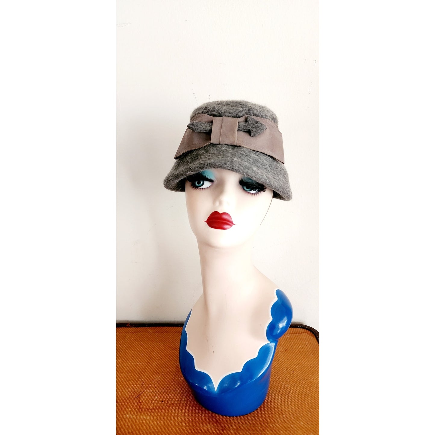 Vintage 60s Gray Hat Flapper Style Cloche Melosoie