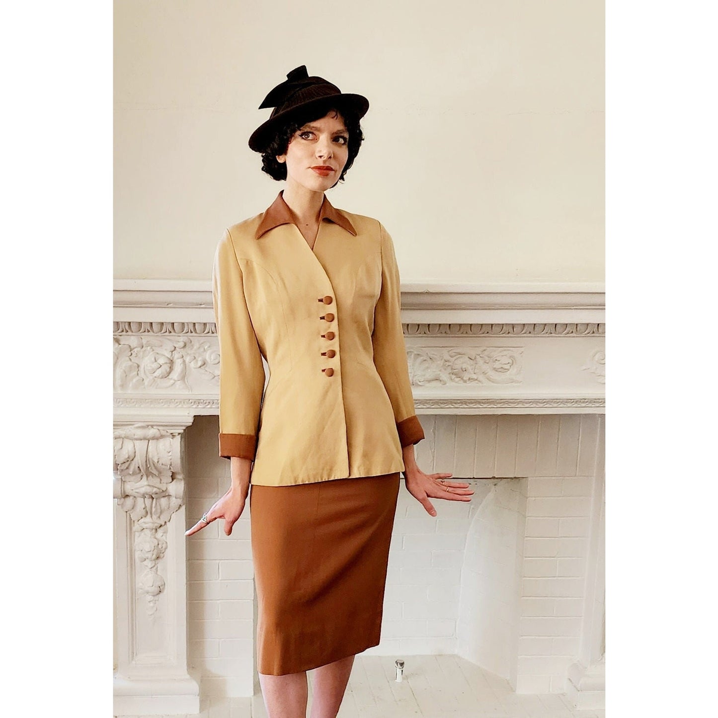 Vintage 40s Skirt Suit Beige Tan Gabardine Wool Large Collar
