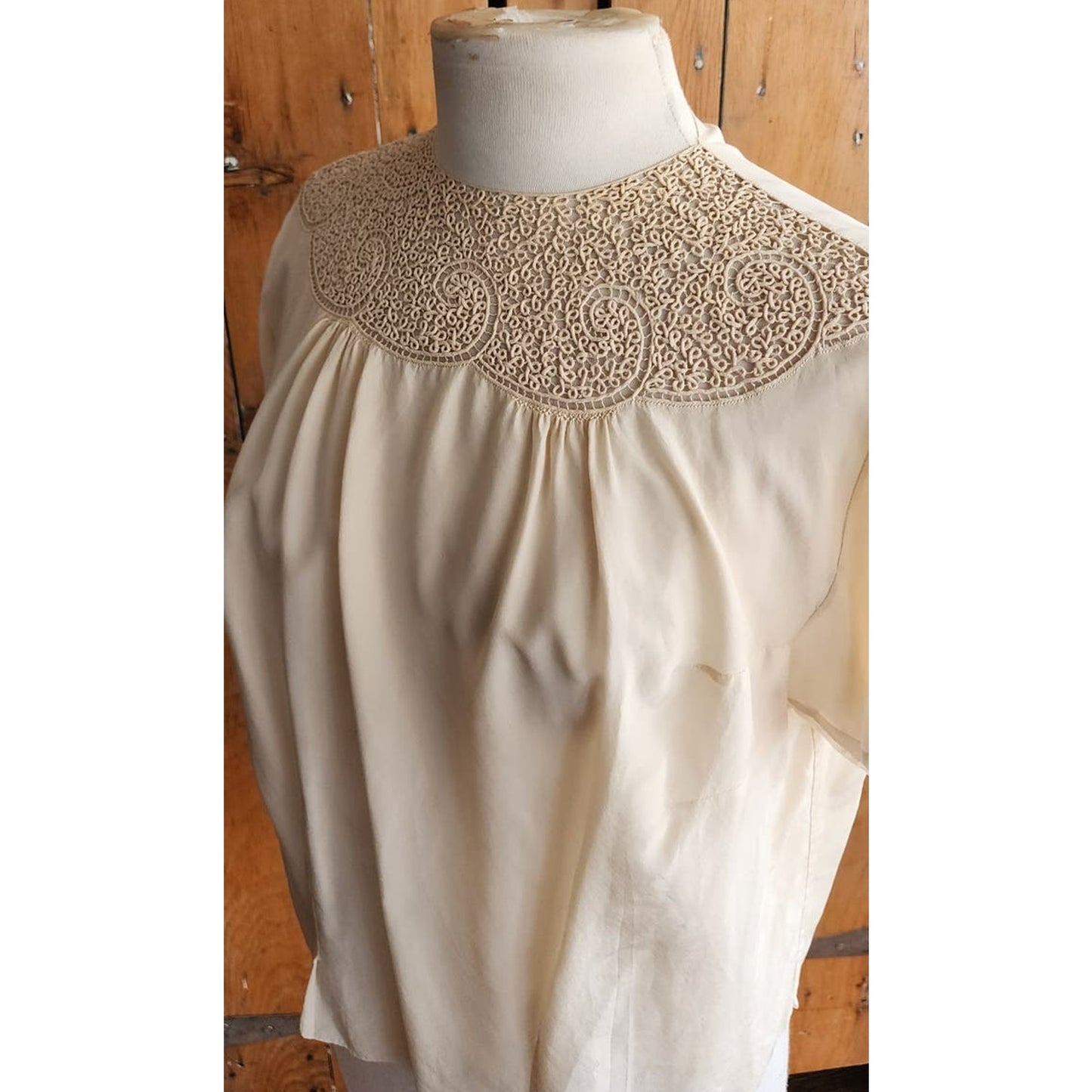 Vintage 40s Cream Silk Blouse Crochet Lace Neckline