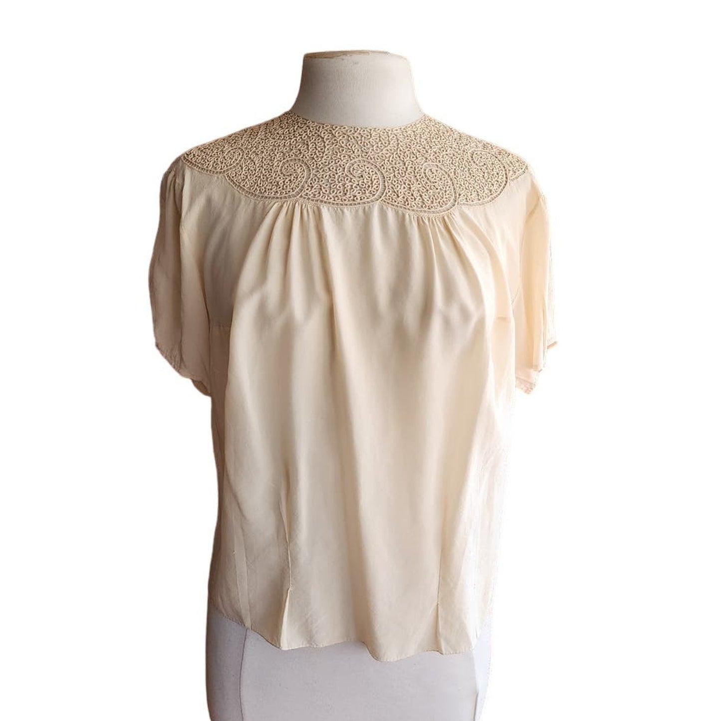 Vintage 40s Cream Silk Blouse Crochet Lace Neckline