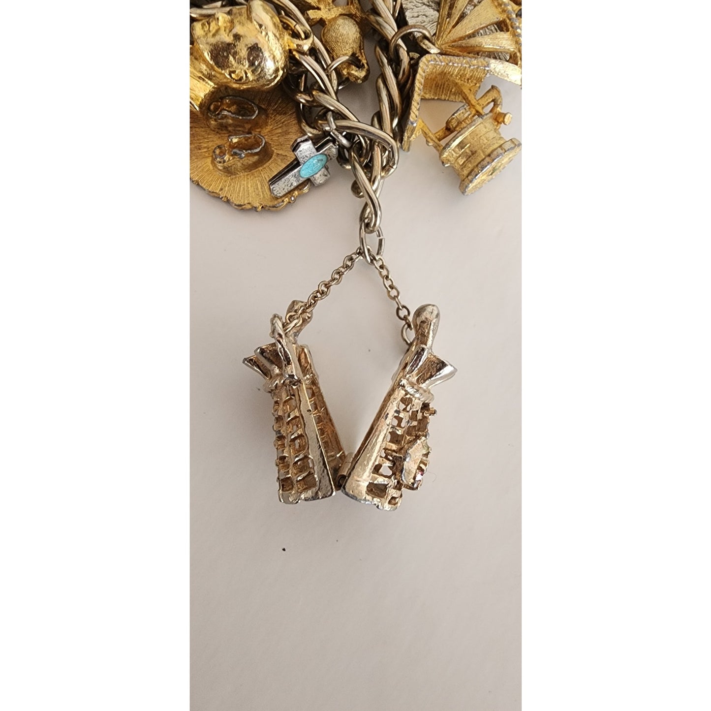 Vintage 50s 60s Gold Charm Bracelet Travel & Hobbies Novelty