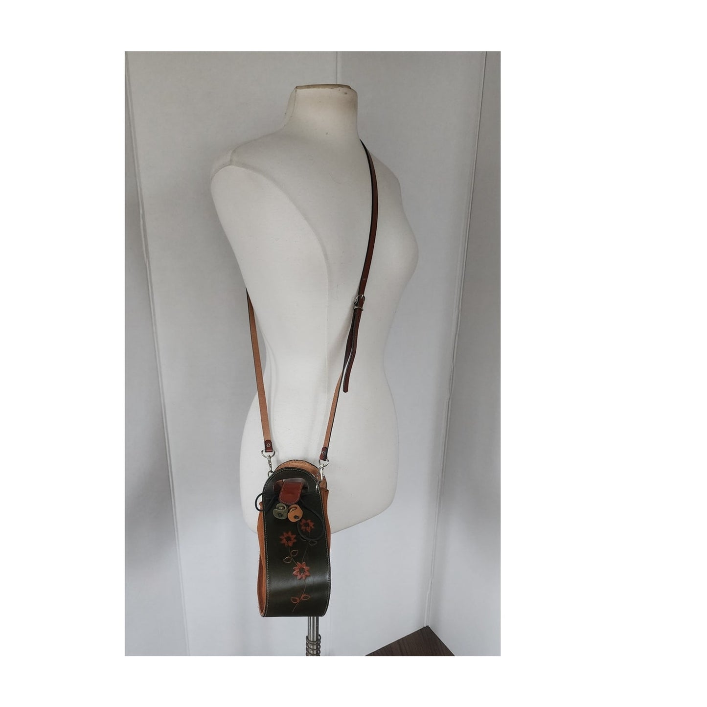 Vintage Paco Garzon Shoulder Bag Brown Tooled Leather