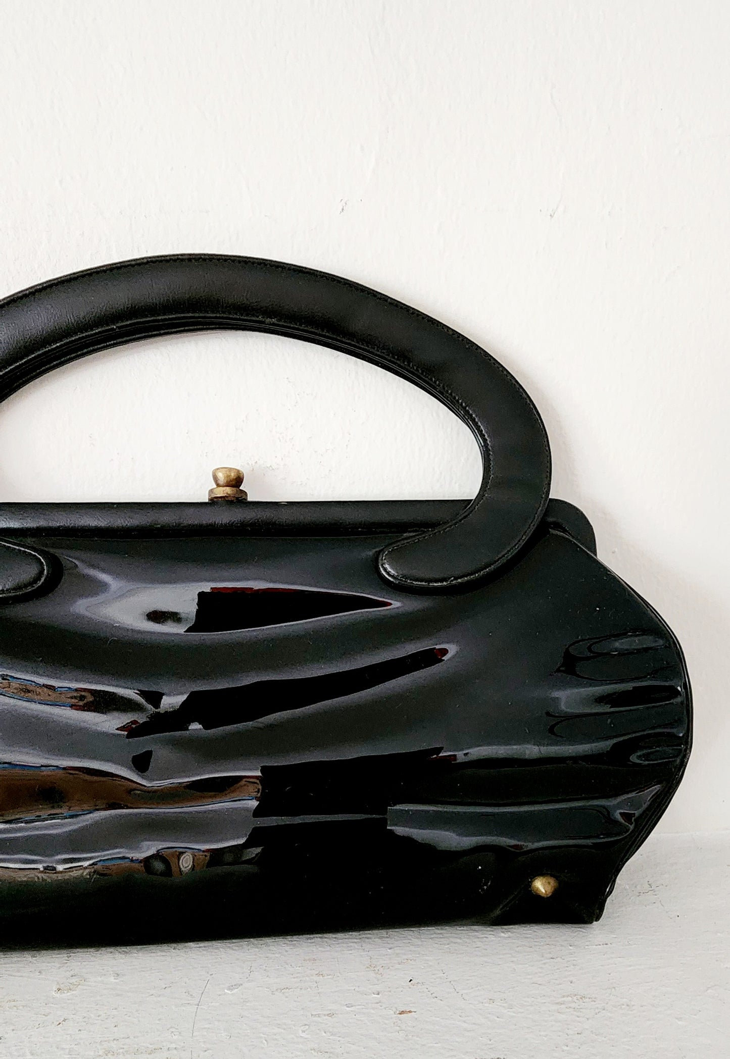 60s Black Bag Patent Leather Curved Handle