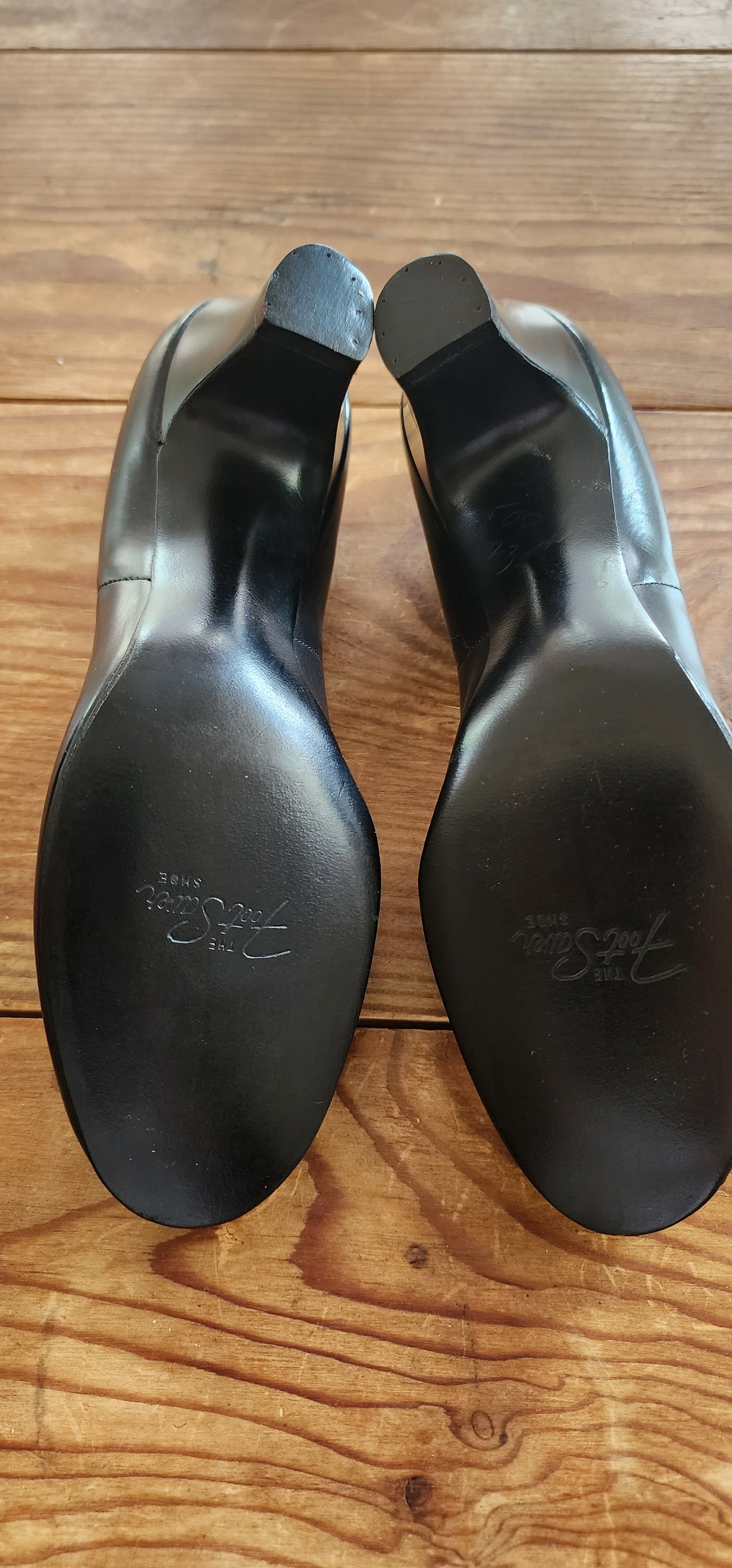 40s Black Pumps with Bows by Foot Saver 6 Narrow Deadstock