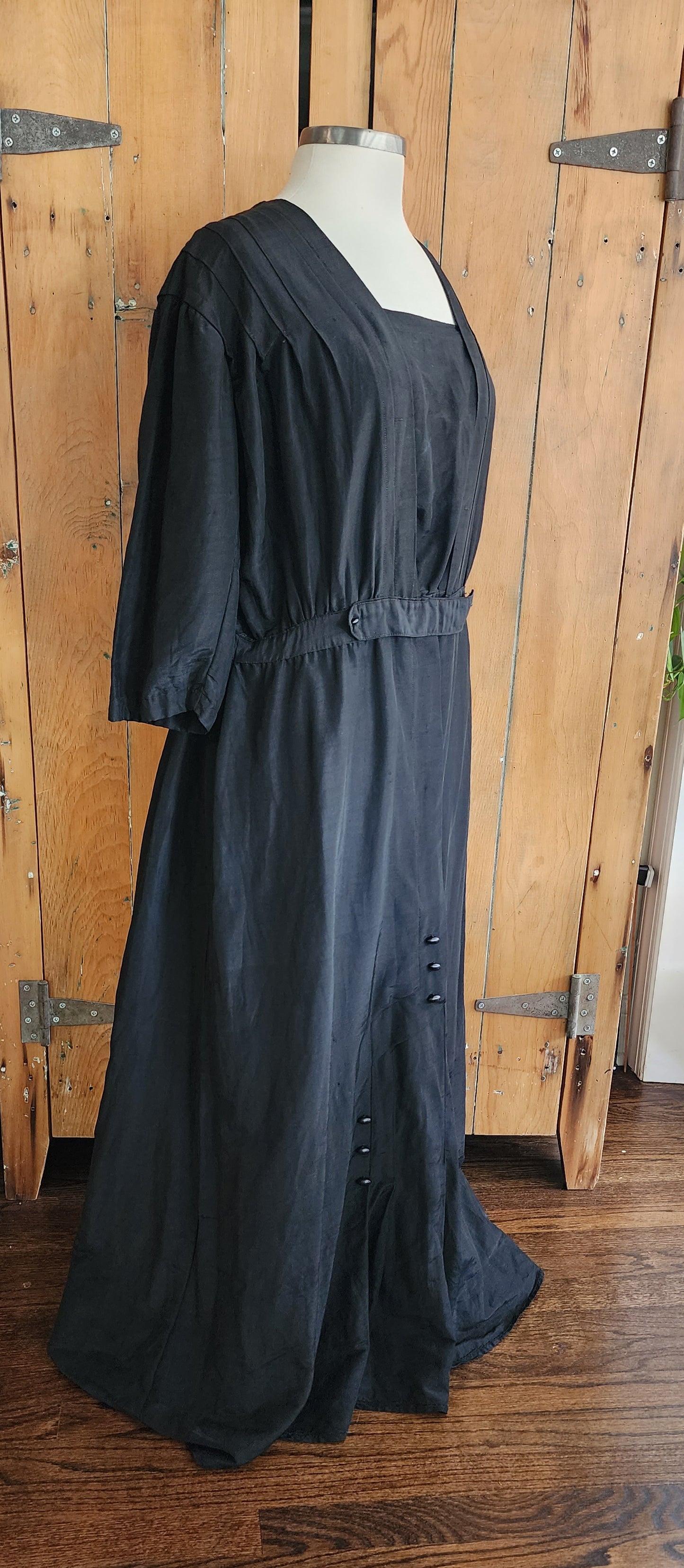 Edwardian Black Silk Day Dress Half Sleeve Large
