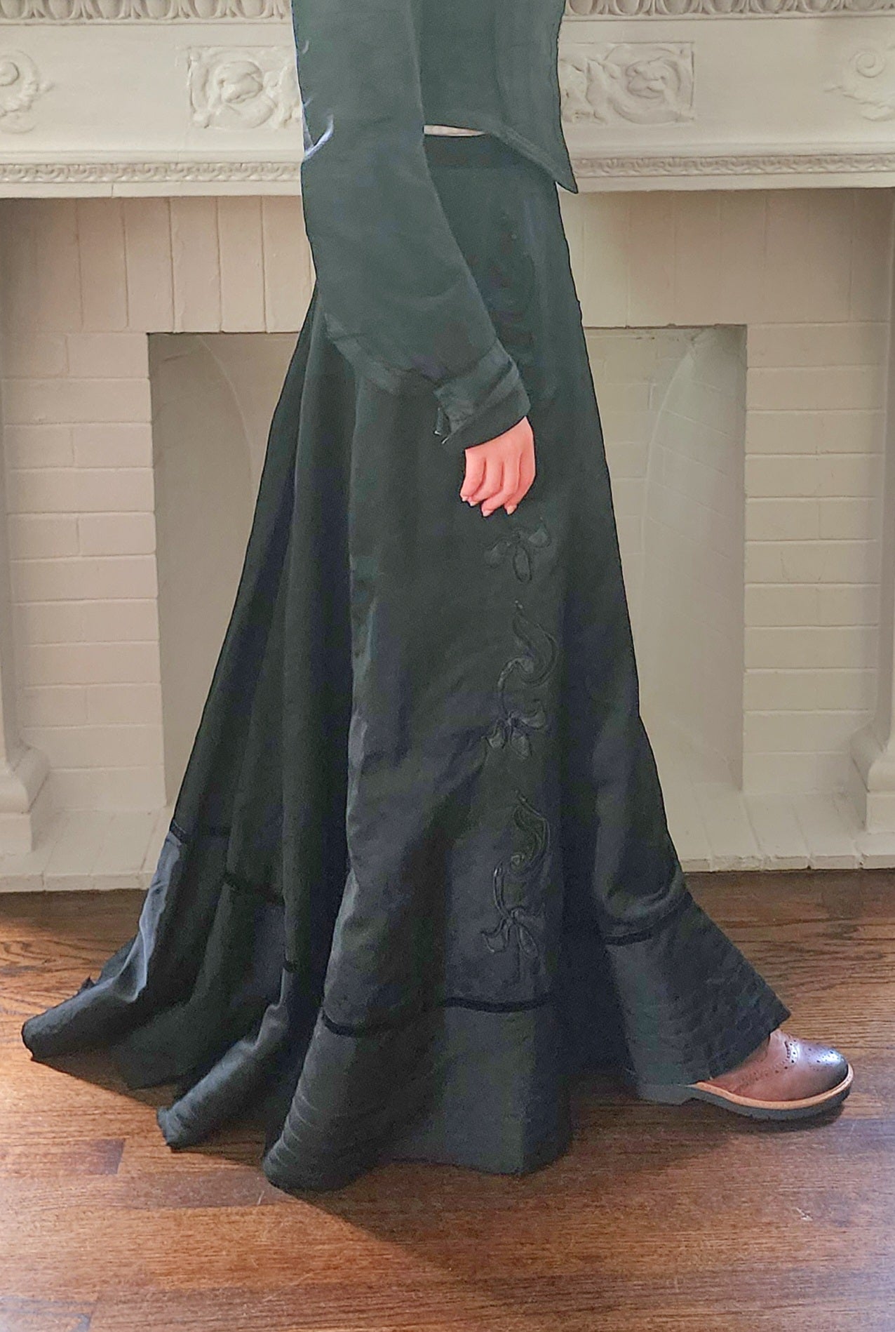 1910s Black Satin Long Skirt Leaf Applique Edwardian Costume AS IS