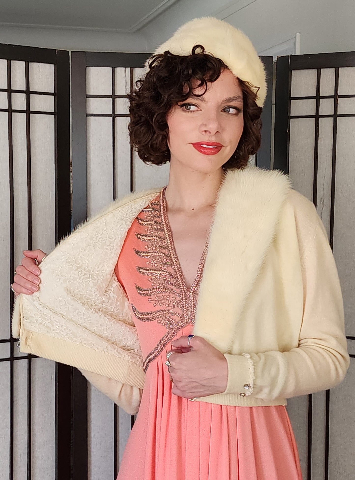 50s Cream Wool Cardigan w/White Fur Collar