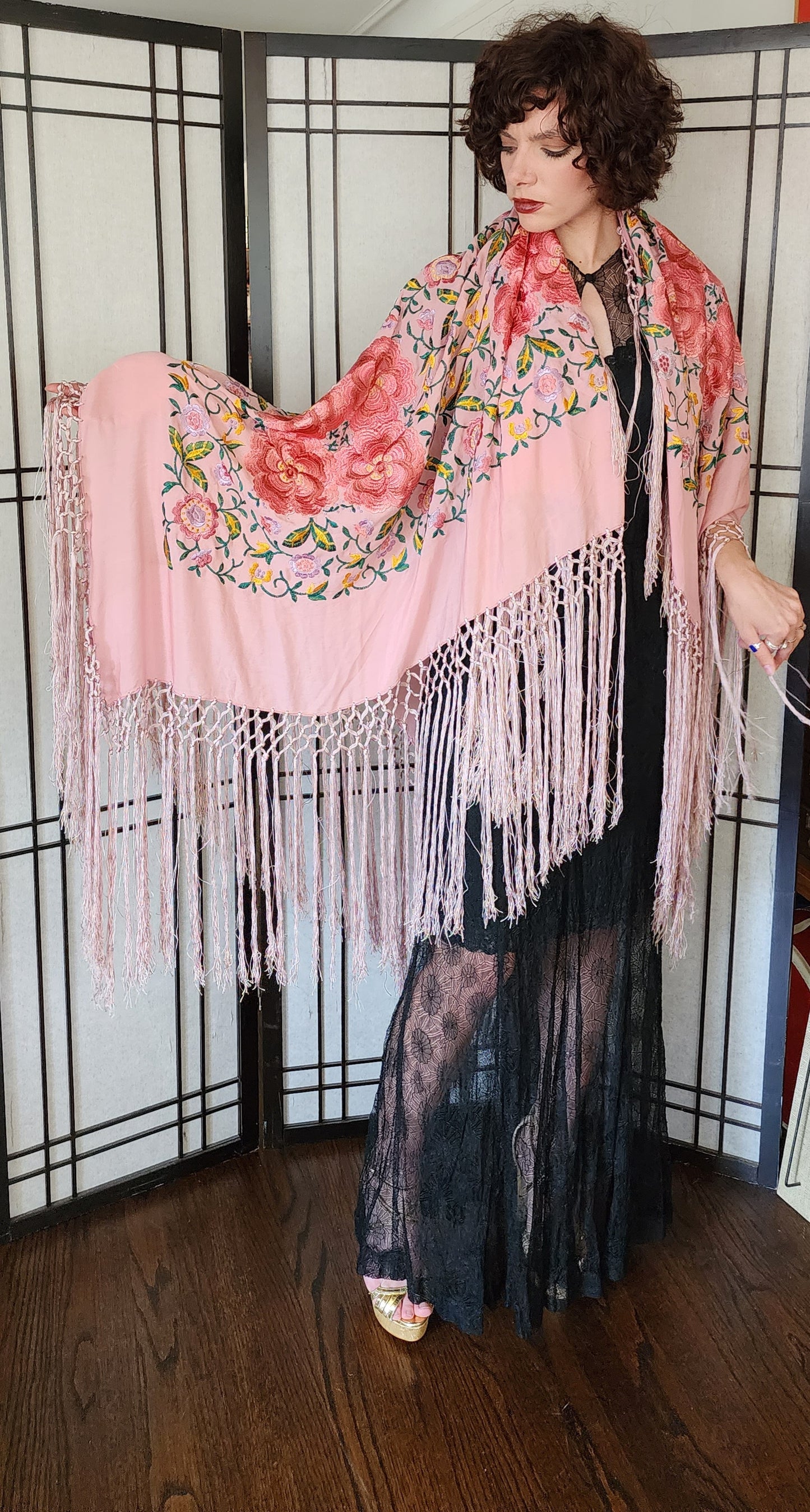 1920s Embroidered Pink Piano Shawl Handknot Border Fringe
