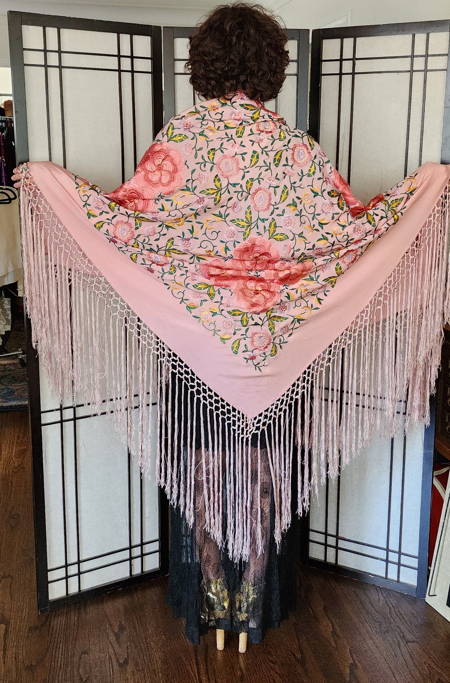 1920s Embroidered Pink Piano Shawl Handknot Border Fringe