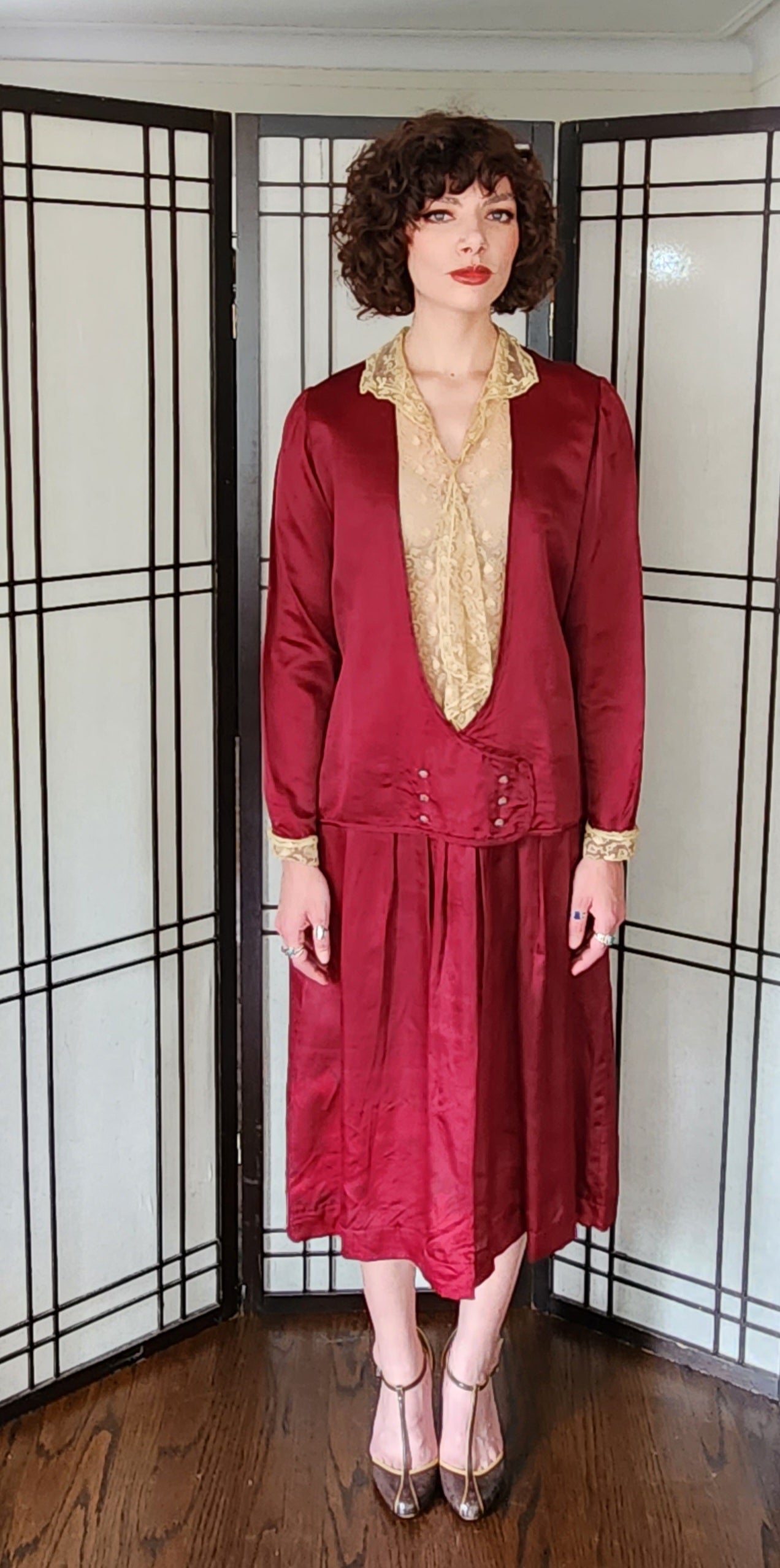 1920s Day Dress Long Sleeves Burgundy Red Silk Beige Lace M /L