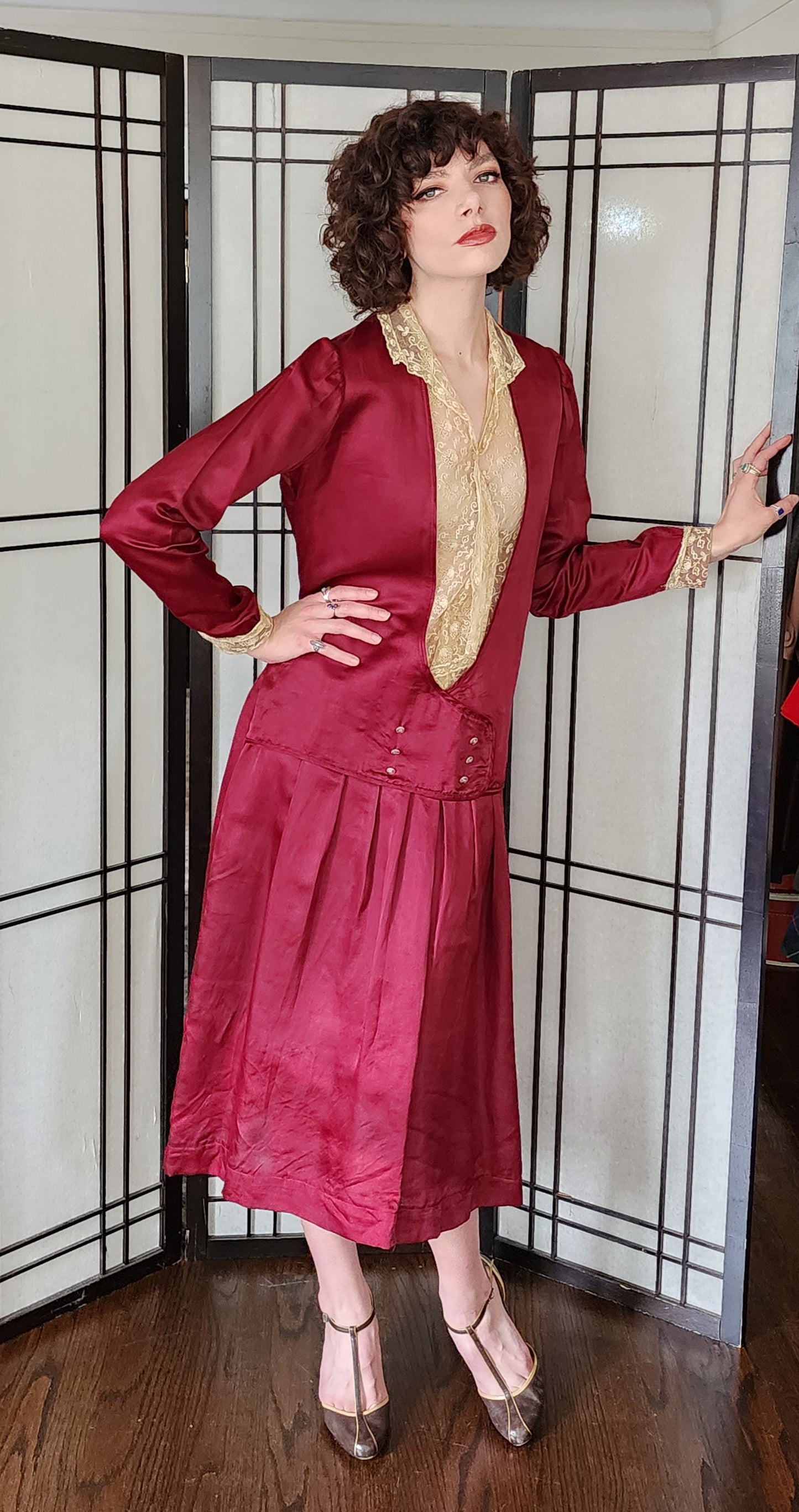 1920s Day Dress Long Sleeves Burgundy Red Silk Beige Lace M /L RareJule Vintage 1920s Day Dress Long Sleeves Burgundy Red Silk Beige Lace M /L RareJule Vintage
