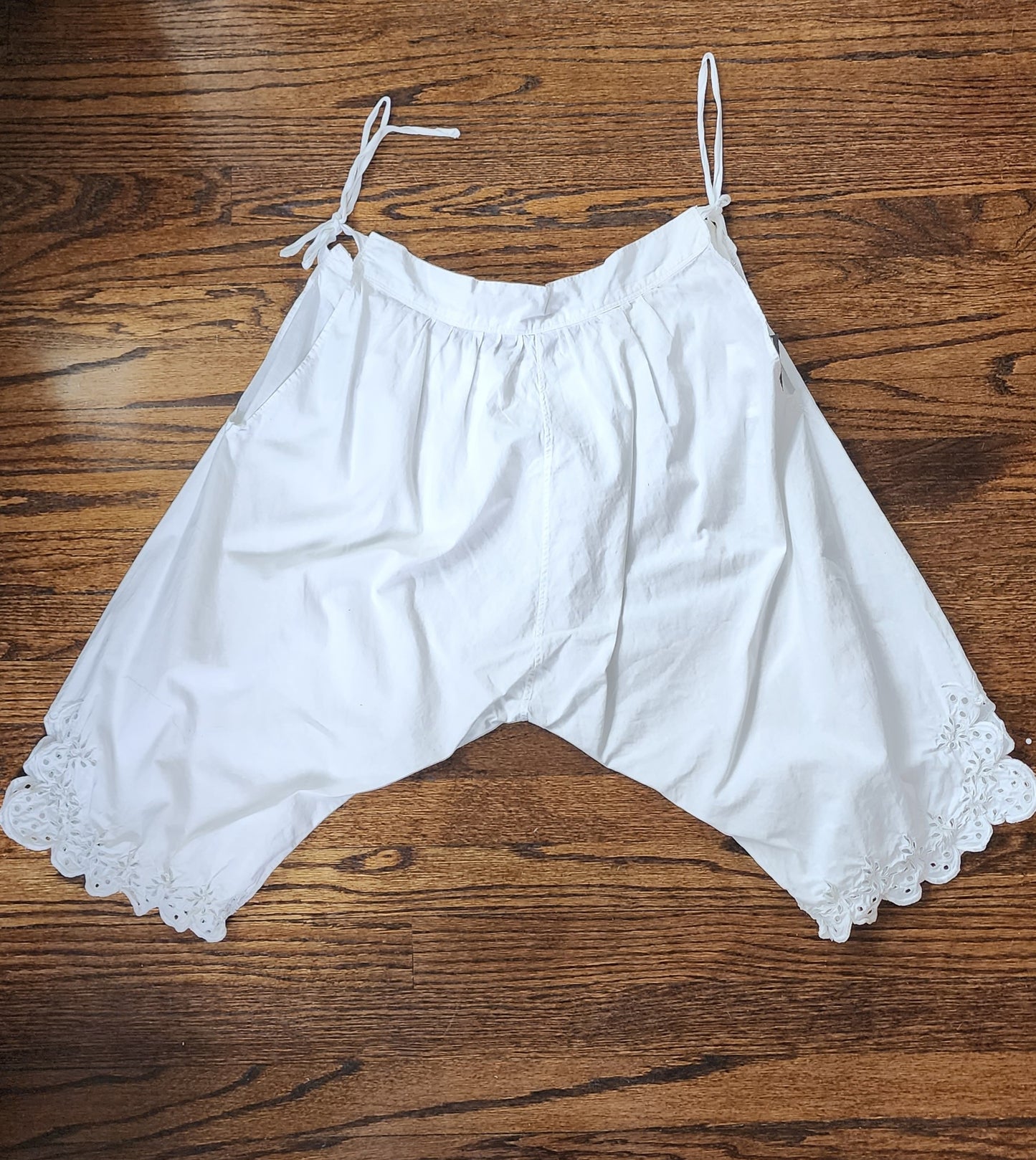 Antique Bloomers Underwear Pantaloons in White Cotton / L