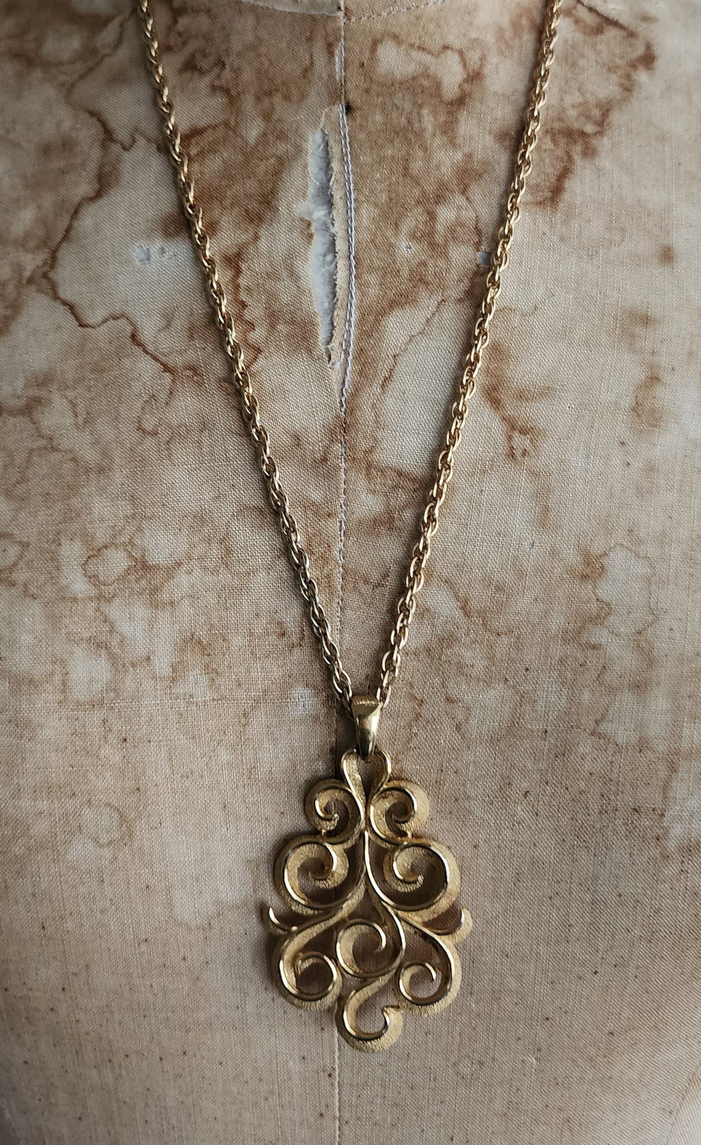 60s Crown Trifari Pendant Necklace Gold Baroque Leafy Scroll