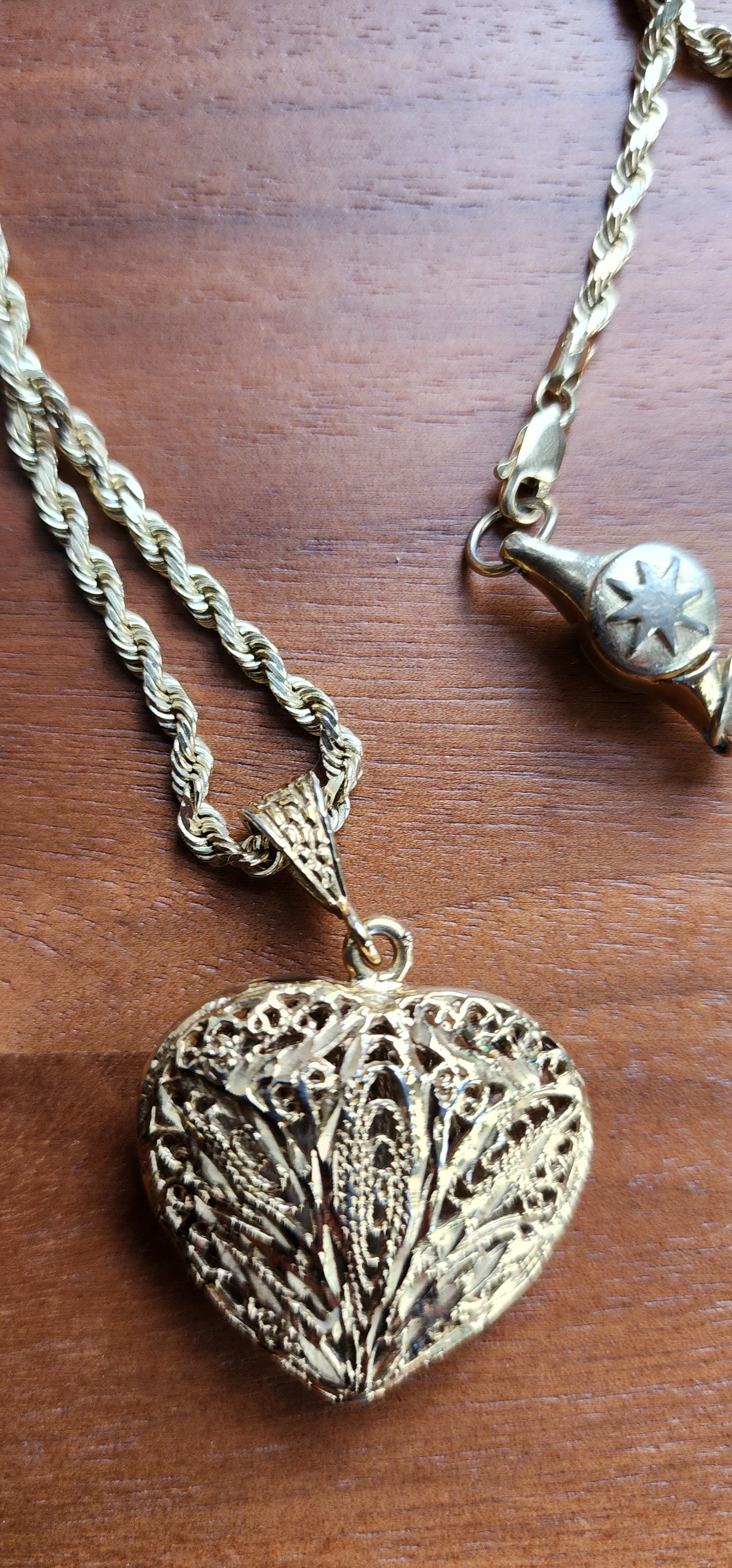 Vintage Heart Gold Pendant Necklace