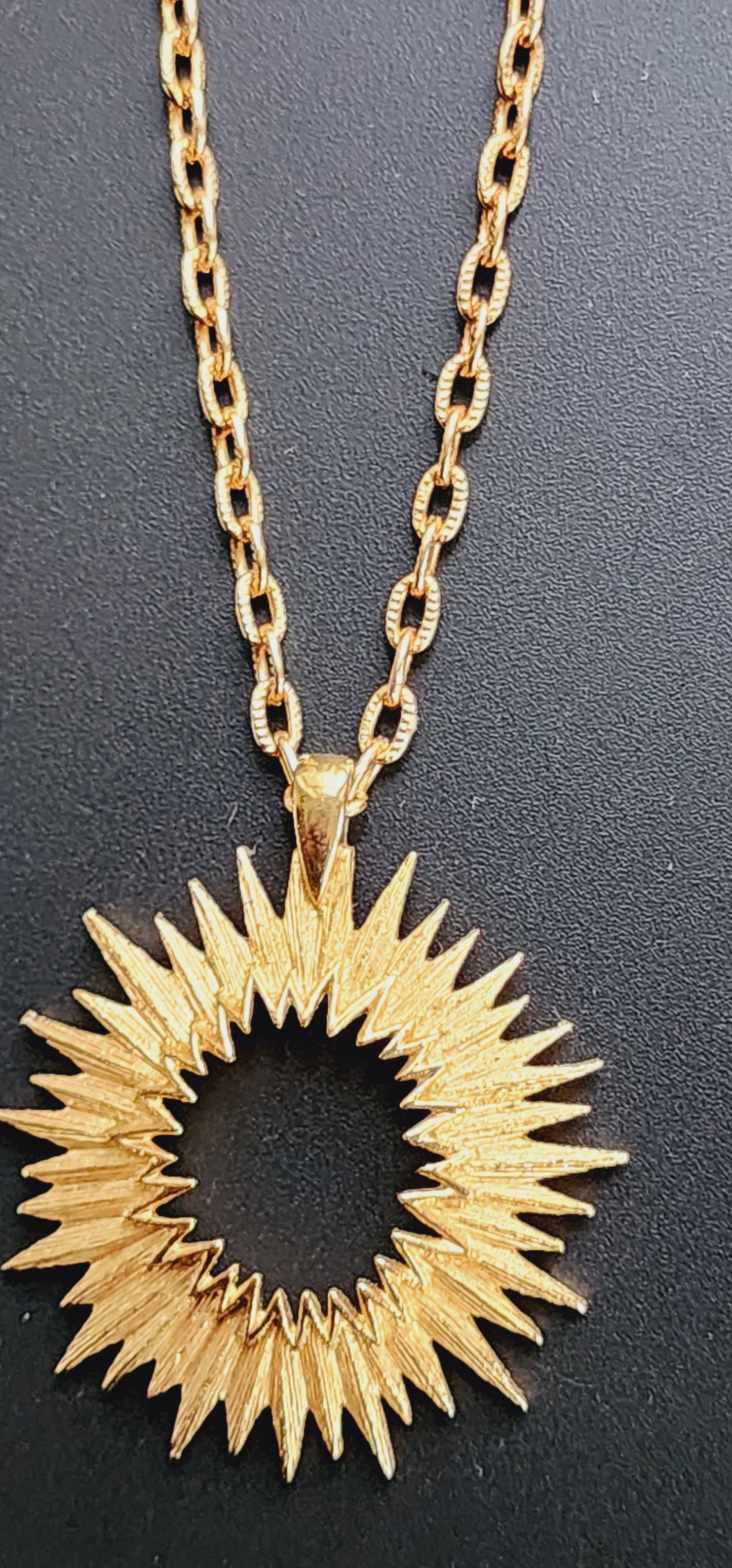 60s Gold Starburst Pendant Chain Necklace Sarah Coventry