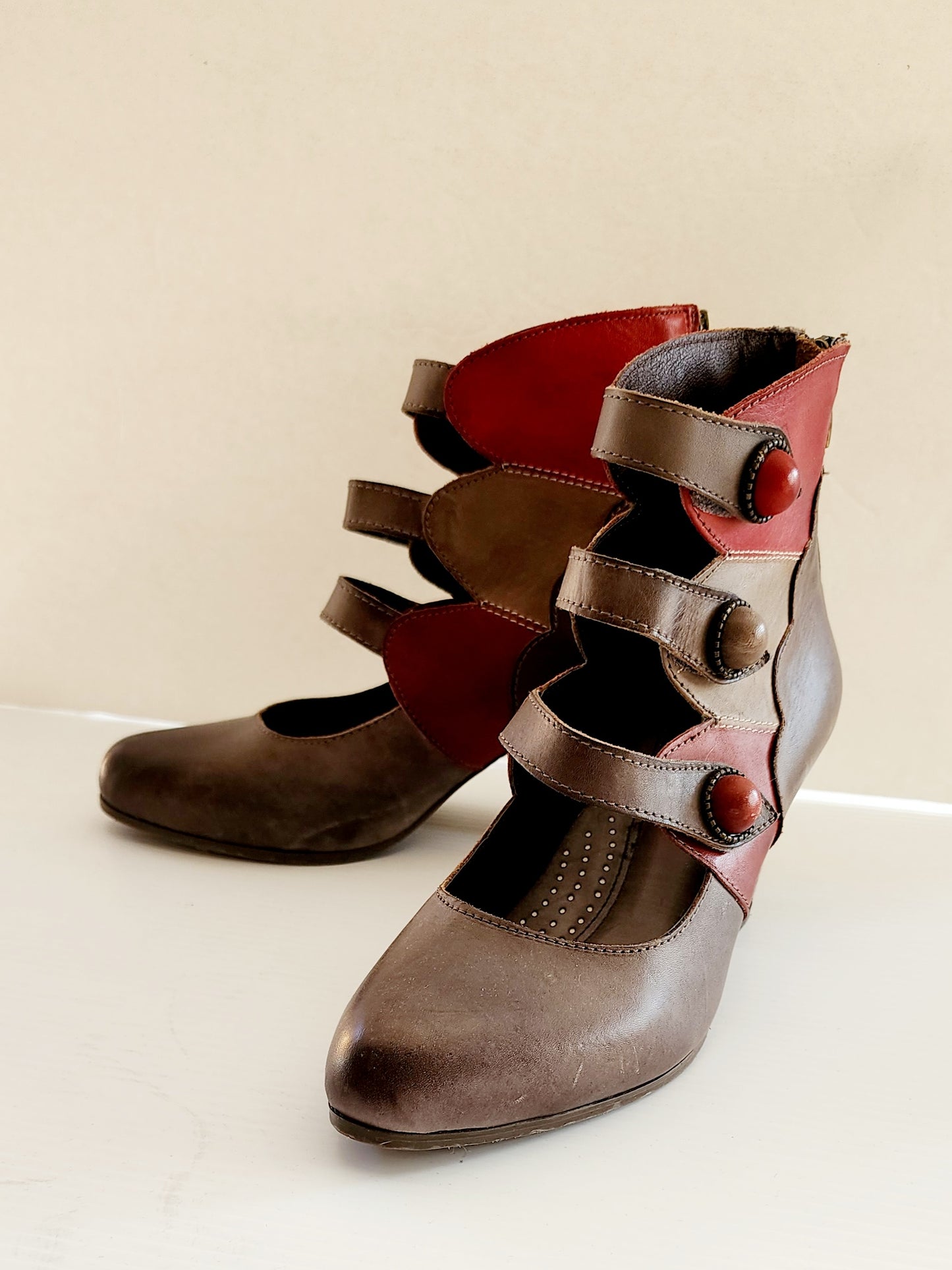 L'Artiste Gray Ankle Booties Multistrap Shoes 38