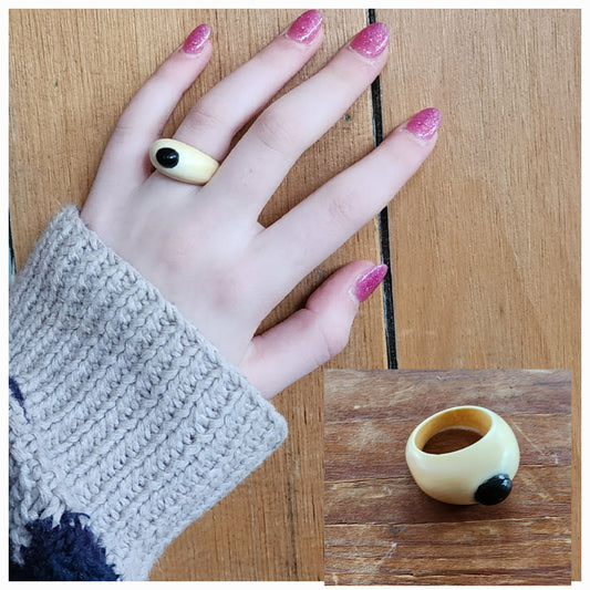 70s Cream Ring in Bone with Black Bead