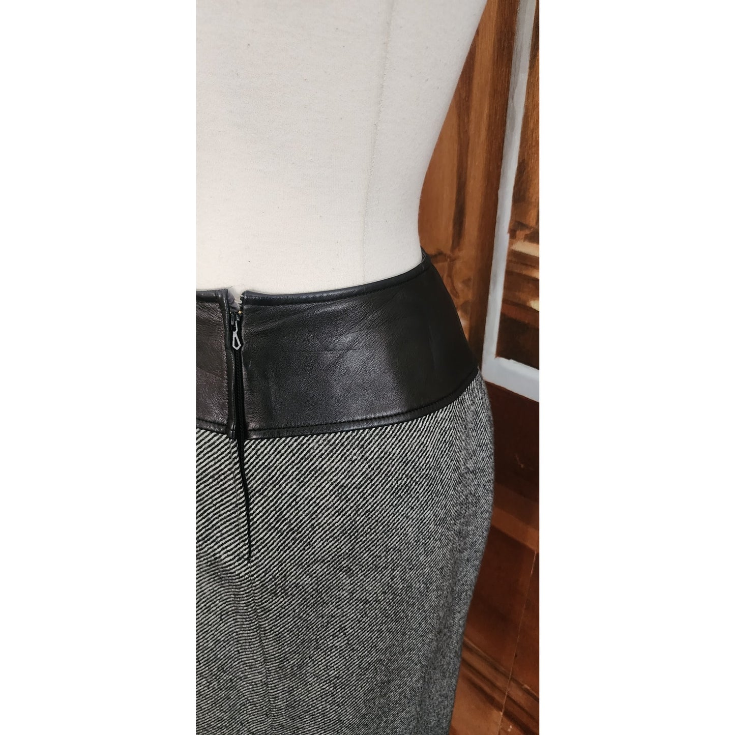 Vintage 80s Guy Laroche Boutique Pencil Skirt Gray Wool Tweed Black Leather Small