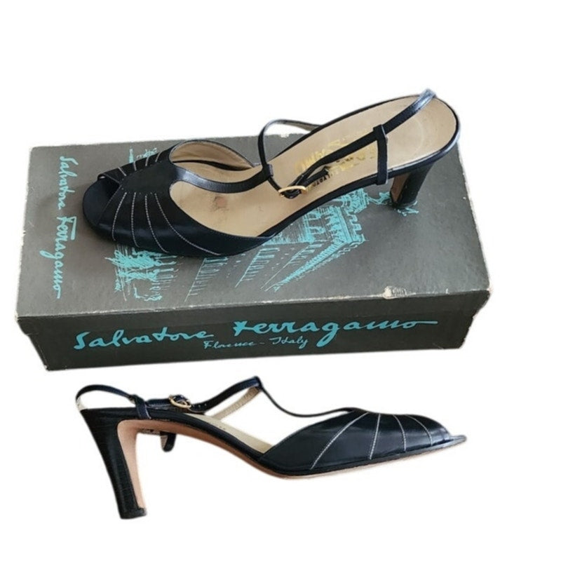 Vintage 70s Ferragamo Navy Blue Leather T Strap Dancing Shoes Mary Jane Heels 10AA