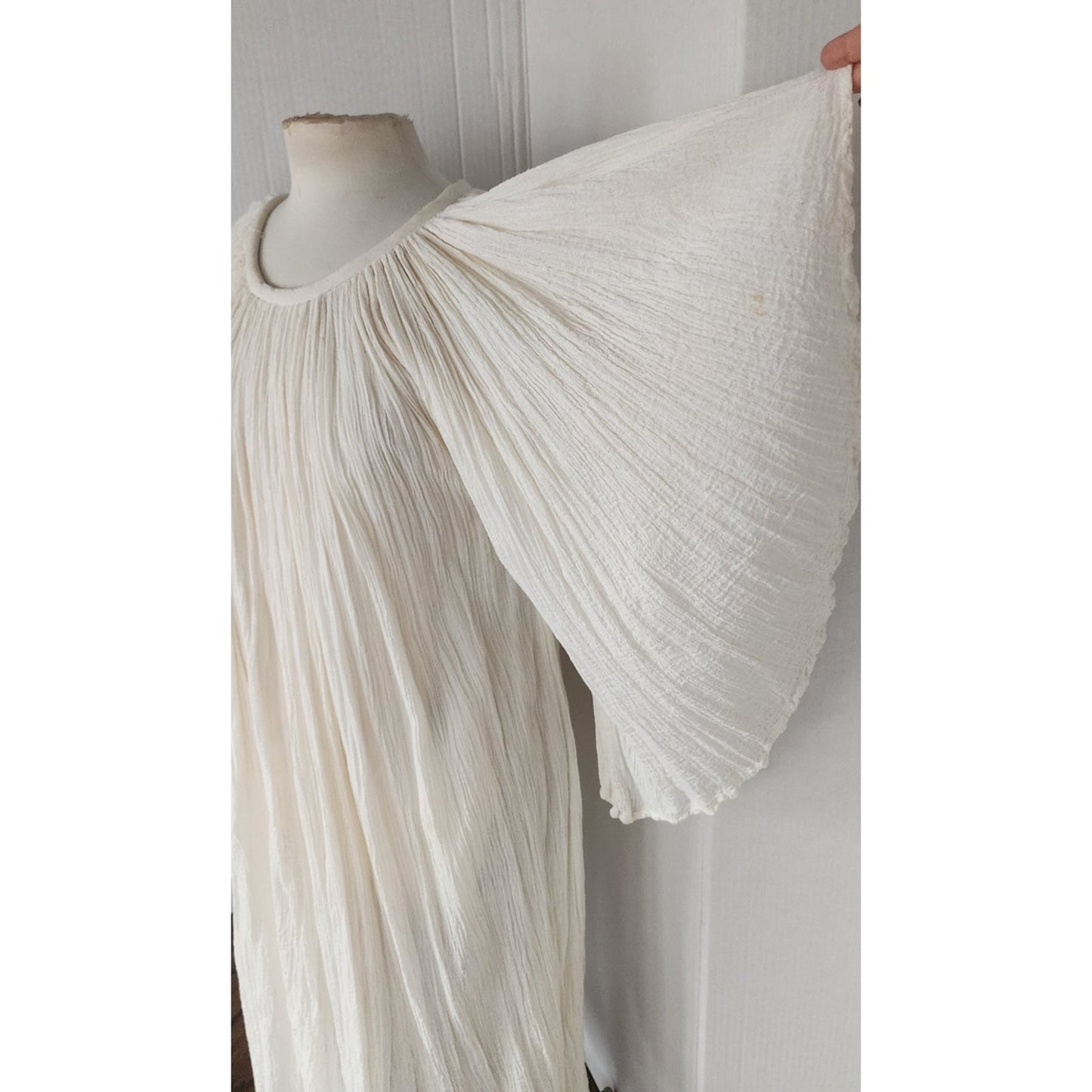Vintage 1970s Amerikan Climax Caftan Dress White Cream Cotton Angel Sleees Gauzy