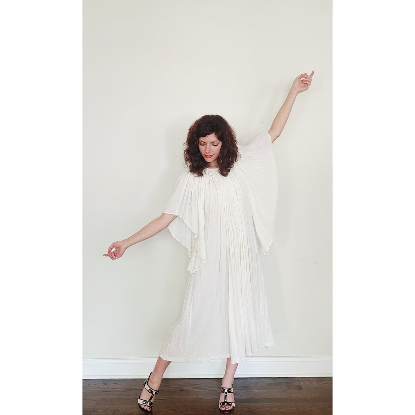 Vintage 1970s Amerikan Climax Caftan Dress White Cream Cotton Angel Sleees Gauzy