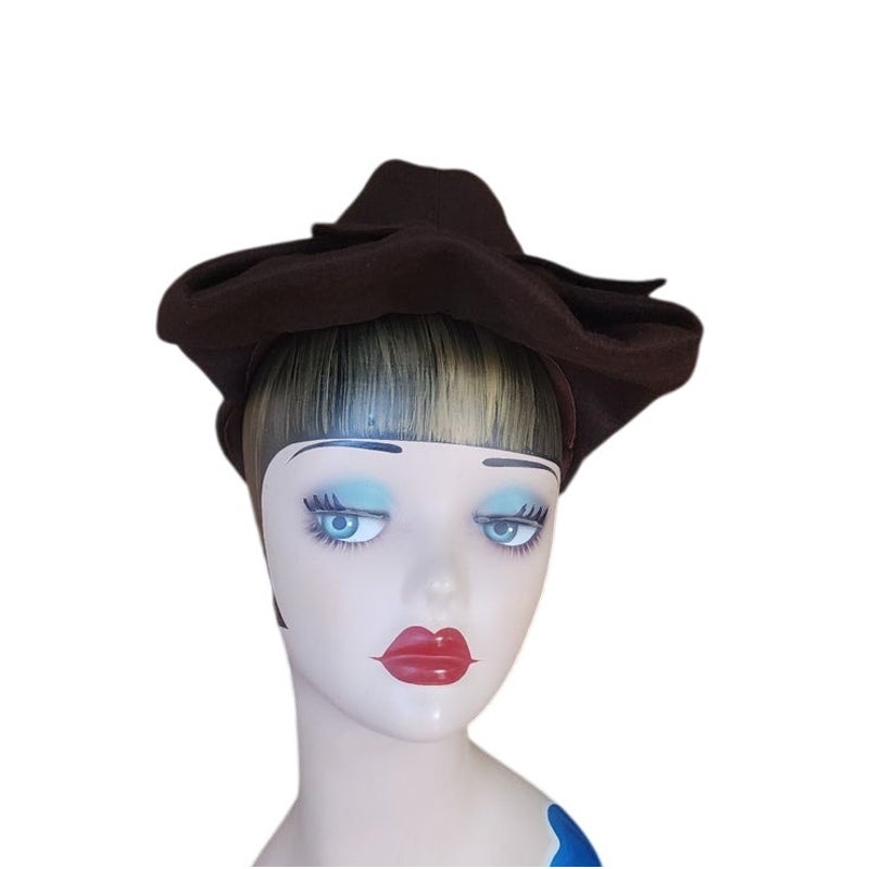 Vintage 1940s Brown Hat Tall Sculpted Tilt w/Front Bow Lecie Studio
