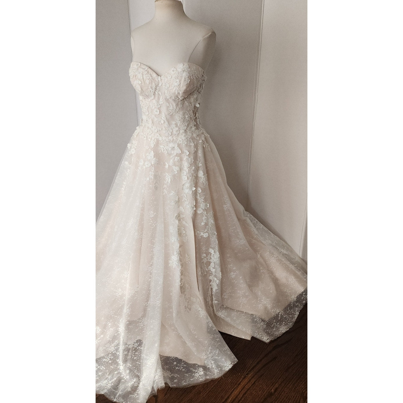 Casablanca Bridal Wedding Dress 2455 Mae Strapless Floral Lace Ivory w/Long Sheer Train Skirt NWT