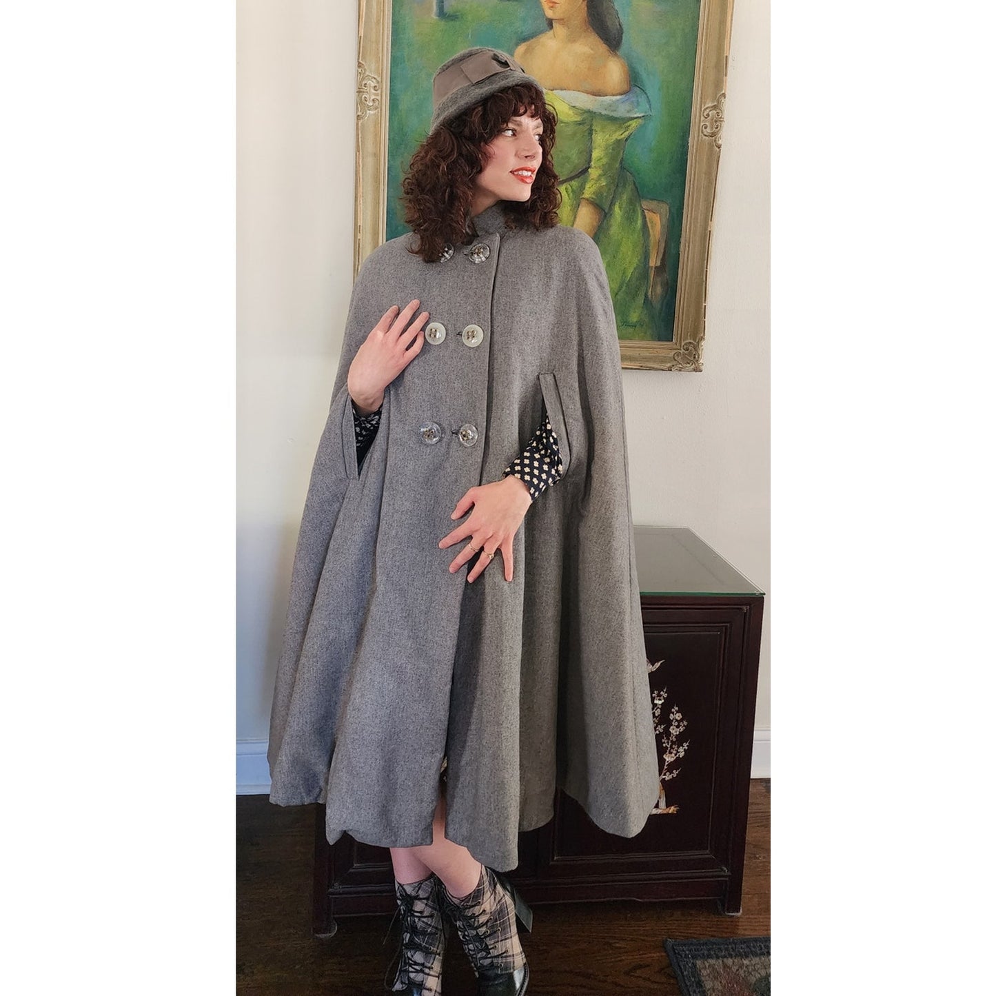 Vintage 60s Cape Coat Gray Wool Cloak w/Fuzzy Liner Mod Style / Med