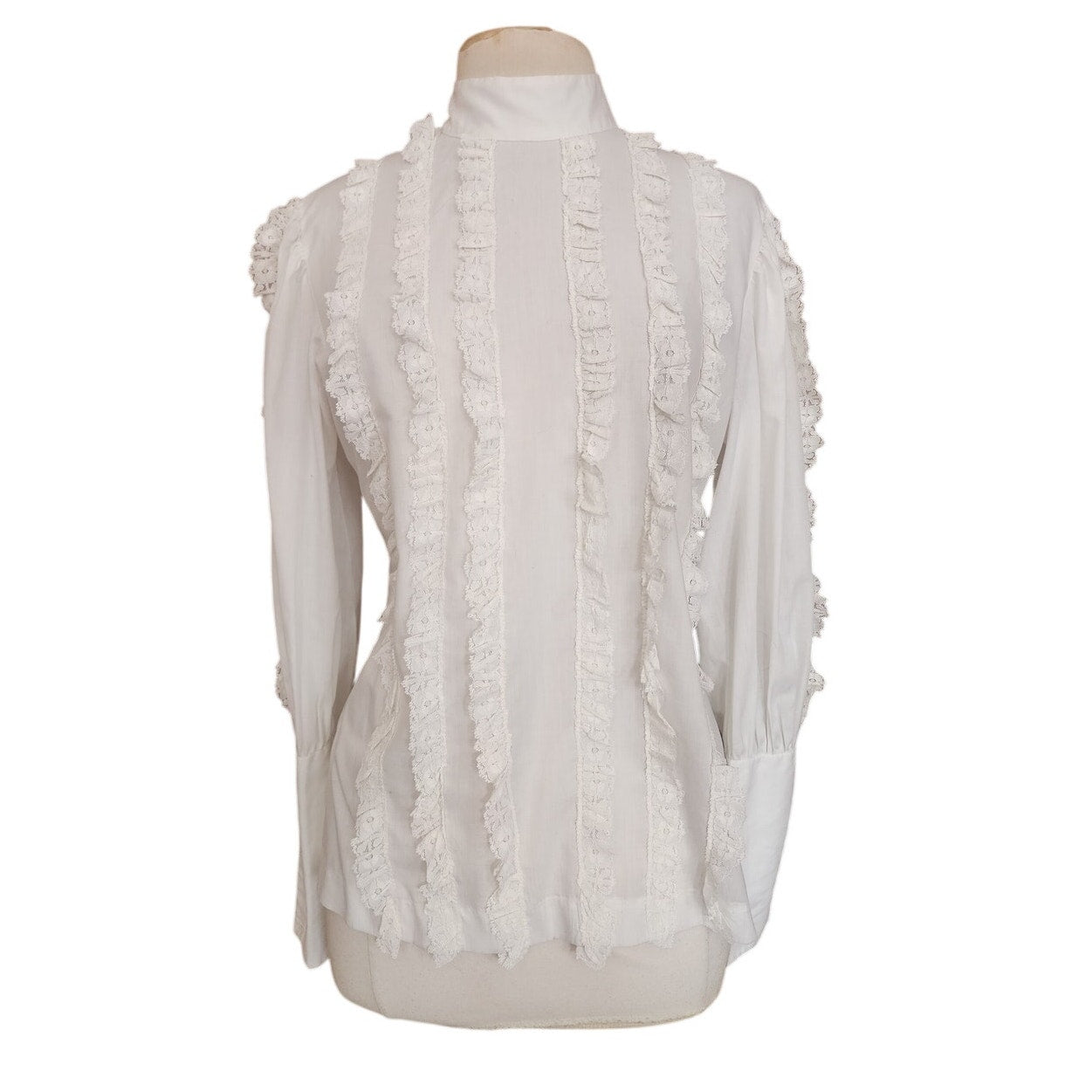 Vintage 70s White Lace Ruffled Front Shirt Long Sleeved Poet's Blouse / M