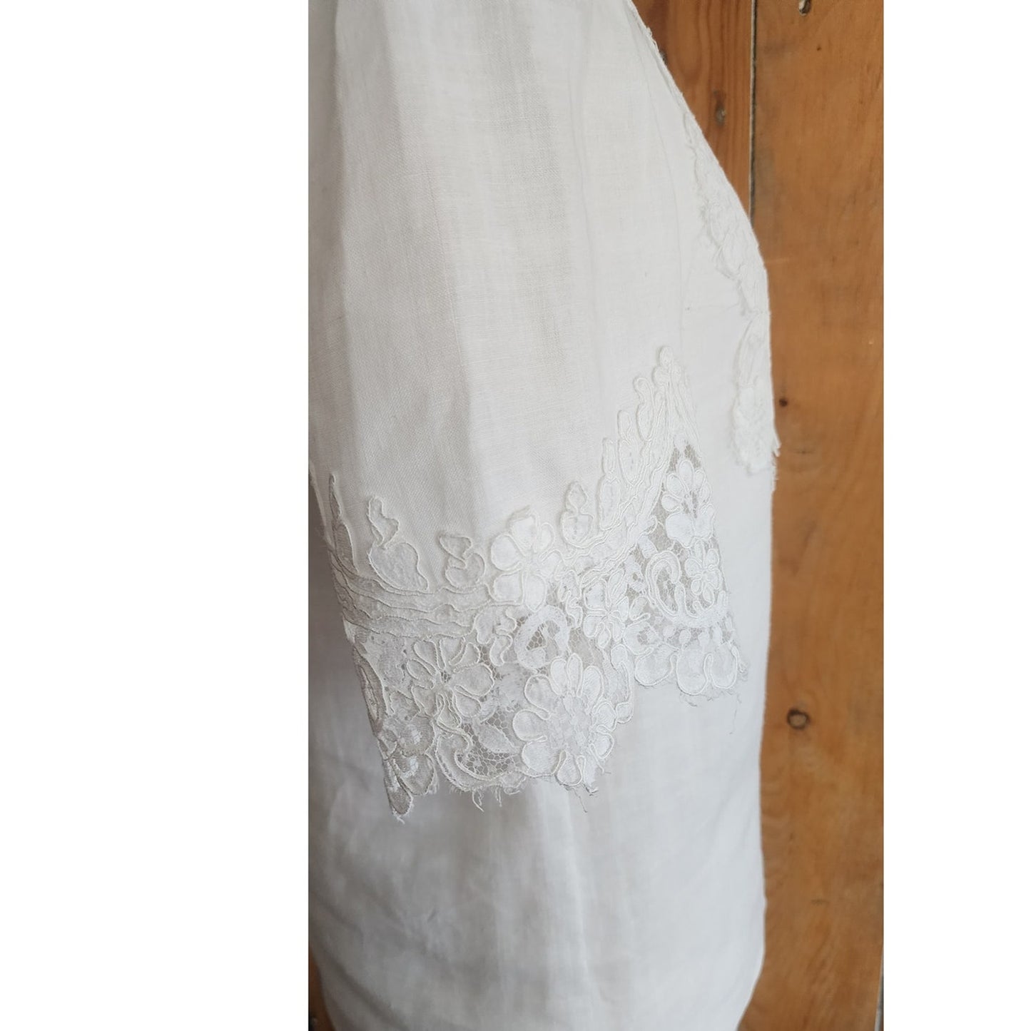 Vintage White Linen Blouse w/Lace Applique Short Sleeves / S-M