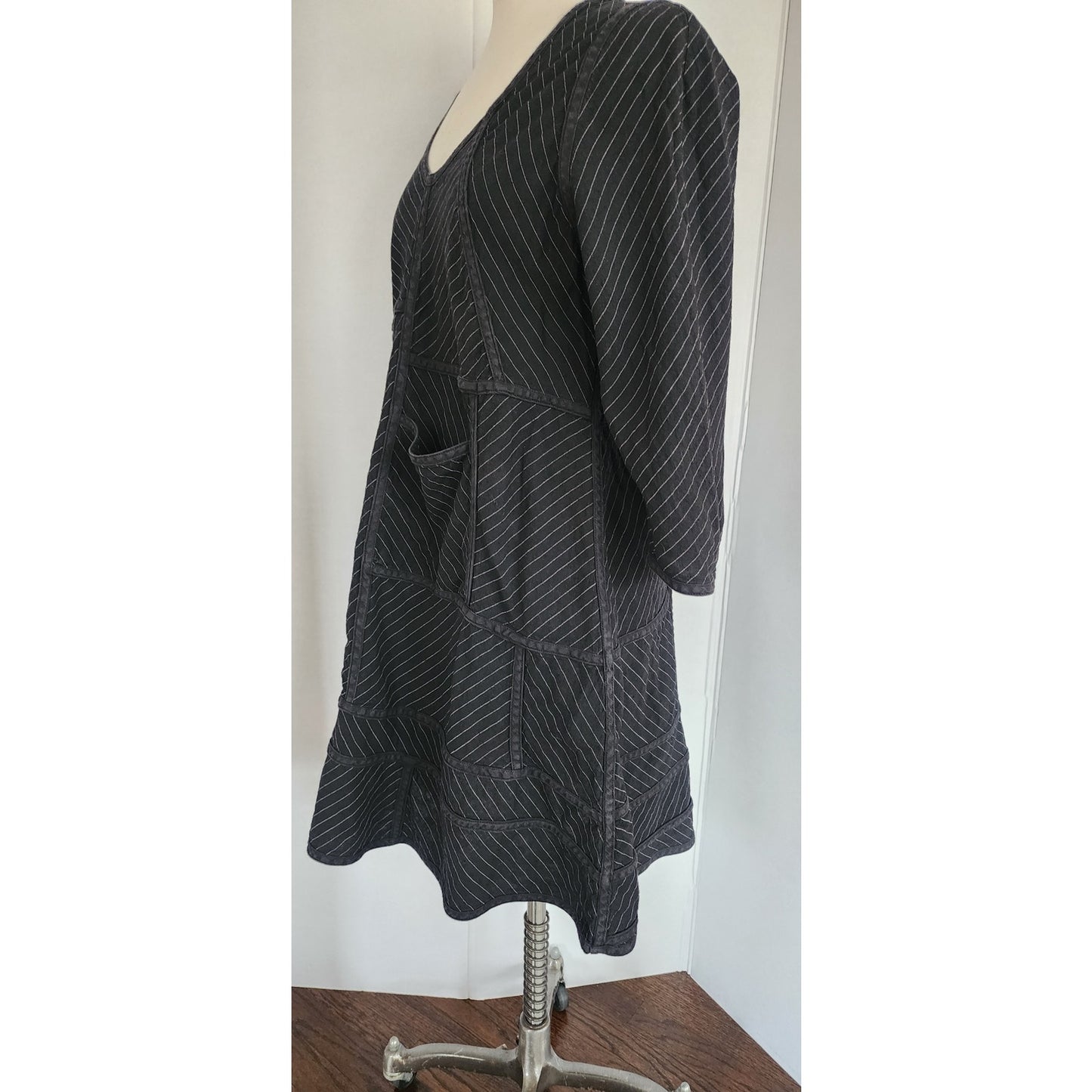 Cynthia Ashby Striped Linen Dress Dark Gray Long Sleeves Pockets