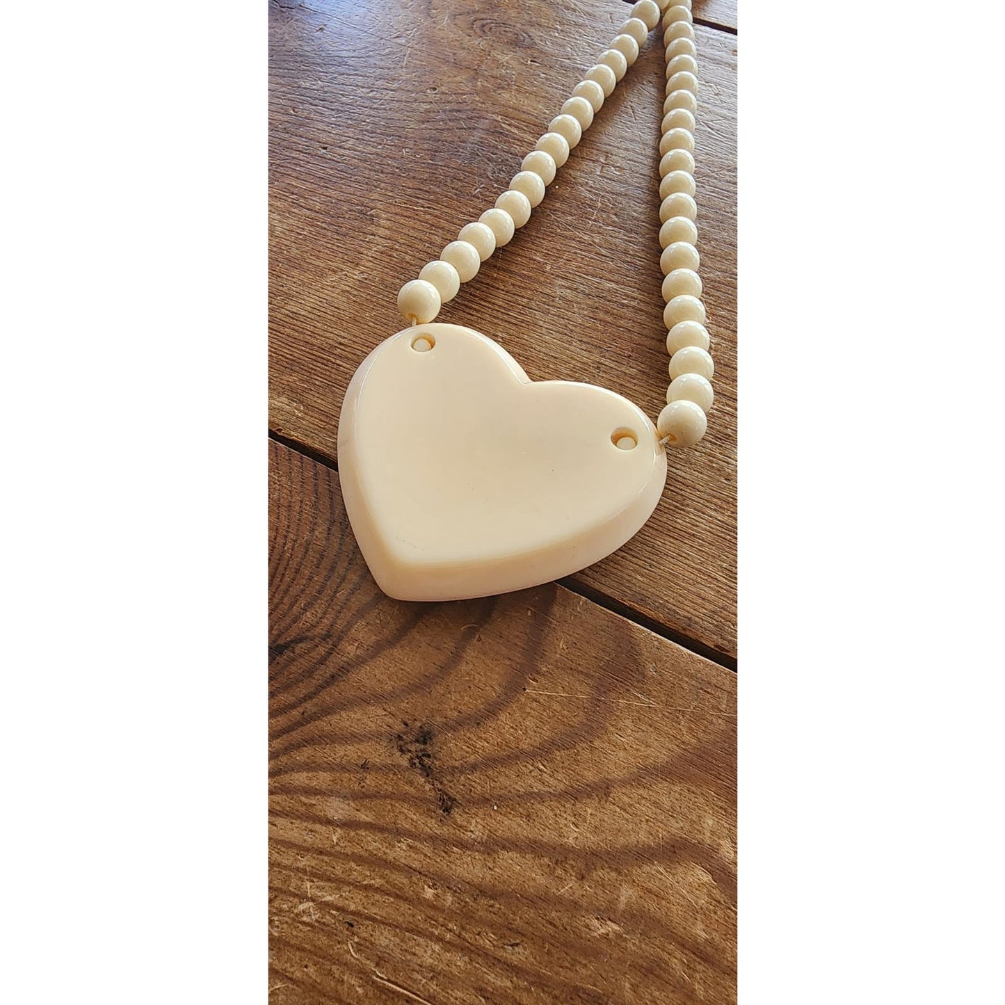 Vintage 80s Heart Pendant Necklace Cream Lucite