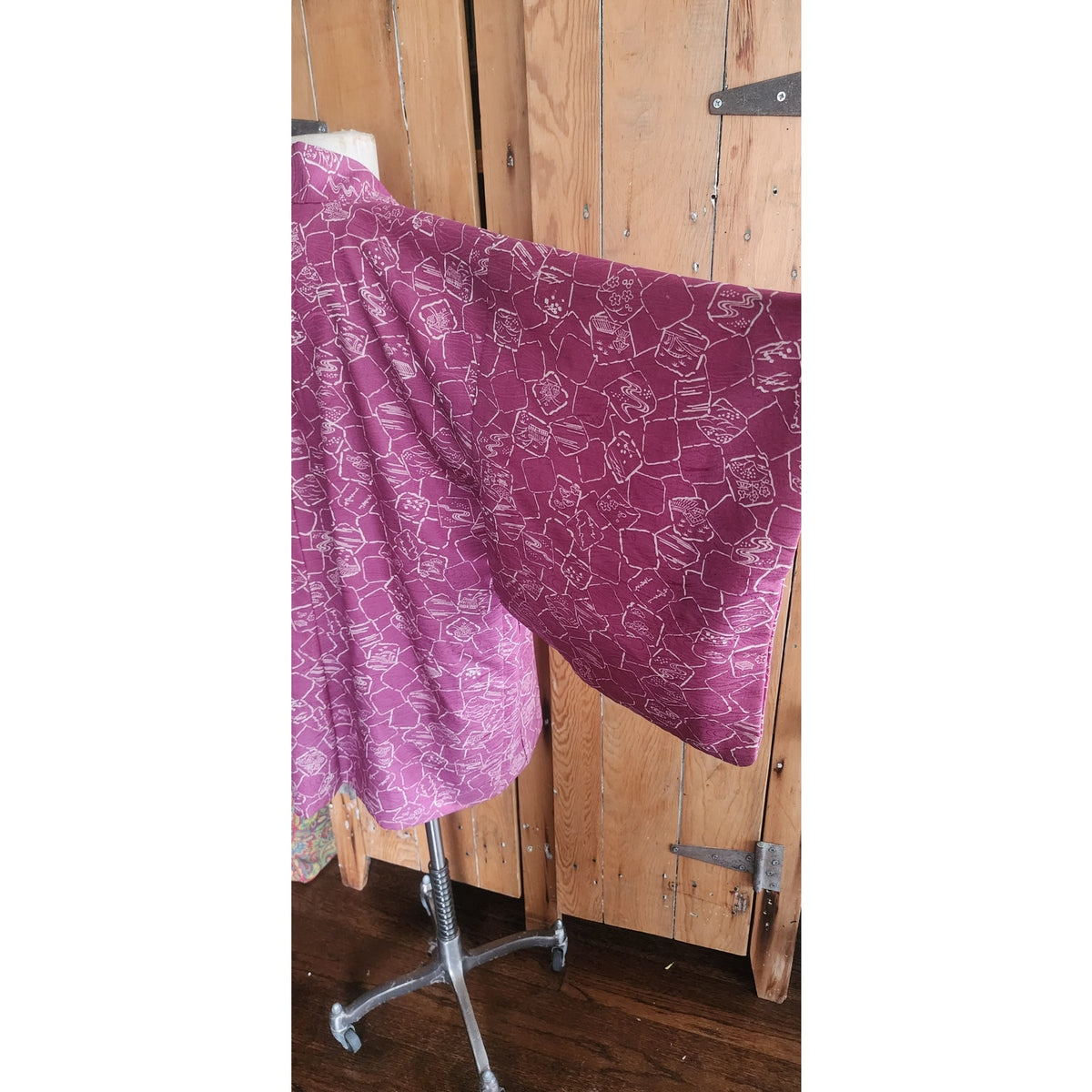 Vintage Japanese Jacket Kimono Haori Style Mauve Pink Purple White Silkprint