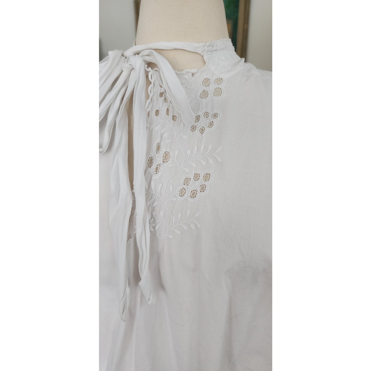 Antique Poet's Blouse / White Cotton Tunic Shirt w/ Embroidered Crochet Lace Sash Tie Neck