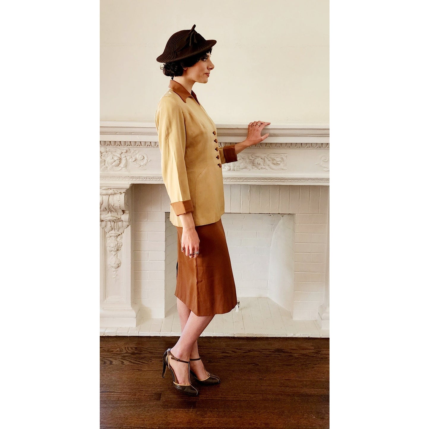 Vintage 40s Skirt Suit Beige Tan Gabardine Wool Large Collar