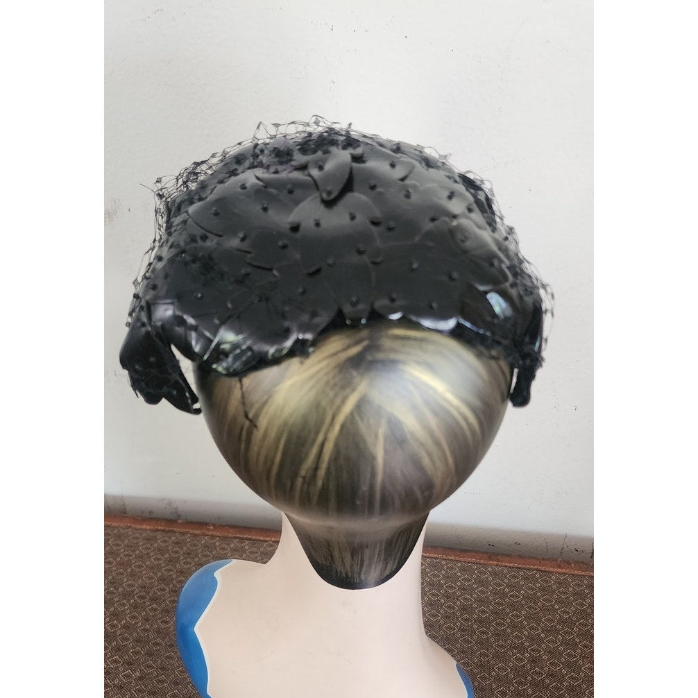 Vintage 50s Bes-Ben Hat Eggshell Style Black Leather Petals